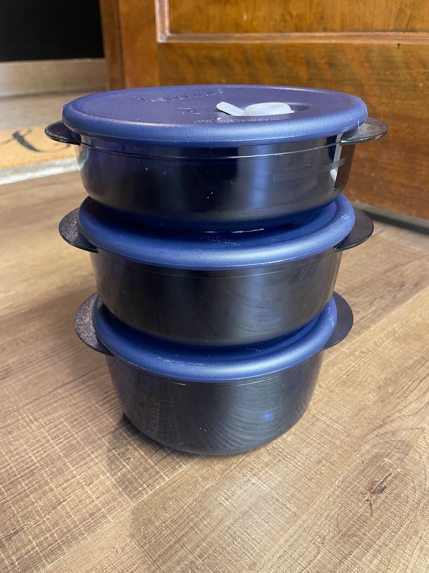 Tupperware Round Food Storage Set