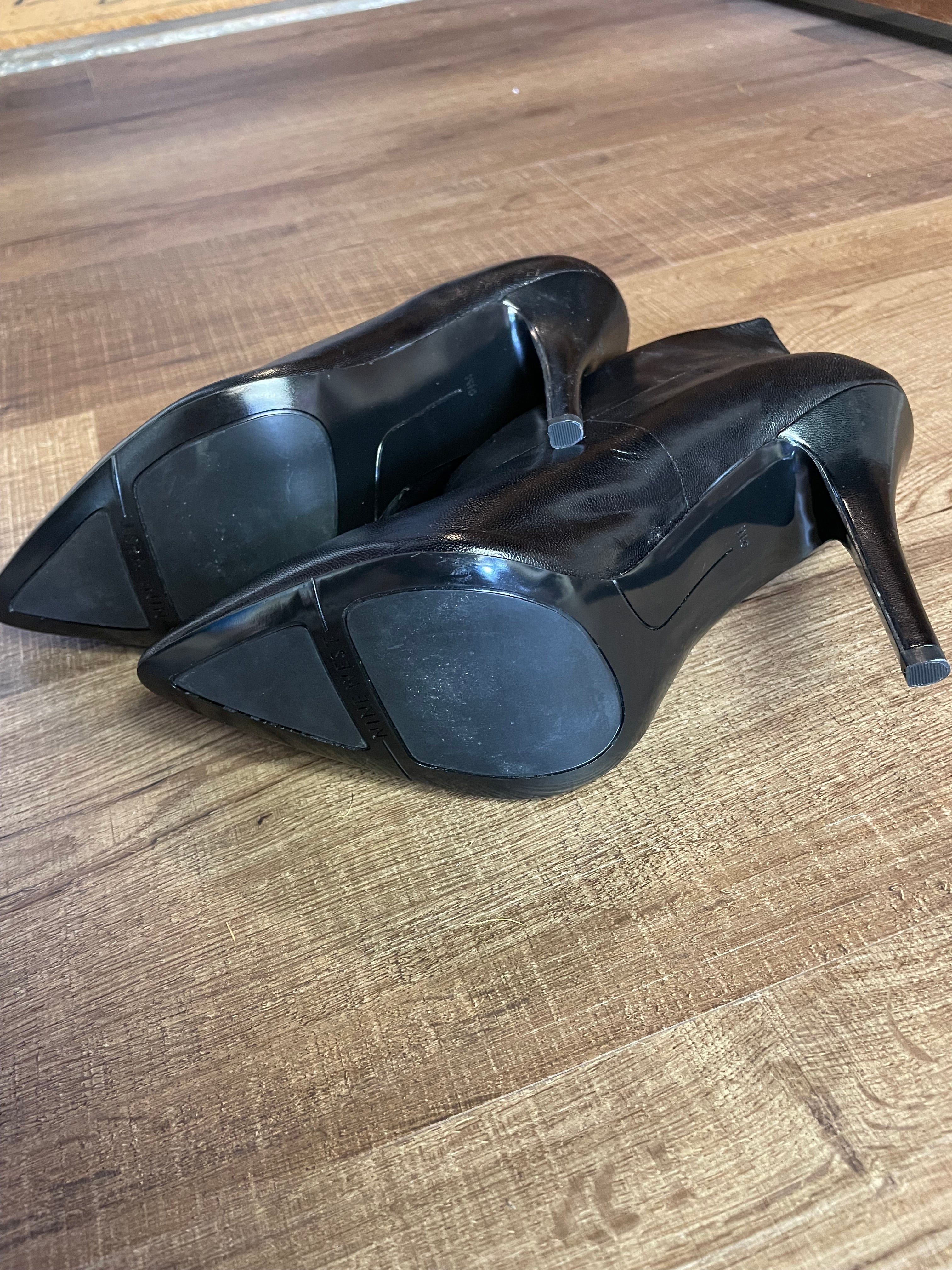 Nine West Collared Ankle Pumps (9.5M)