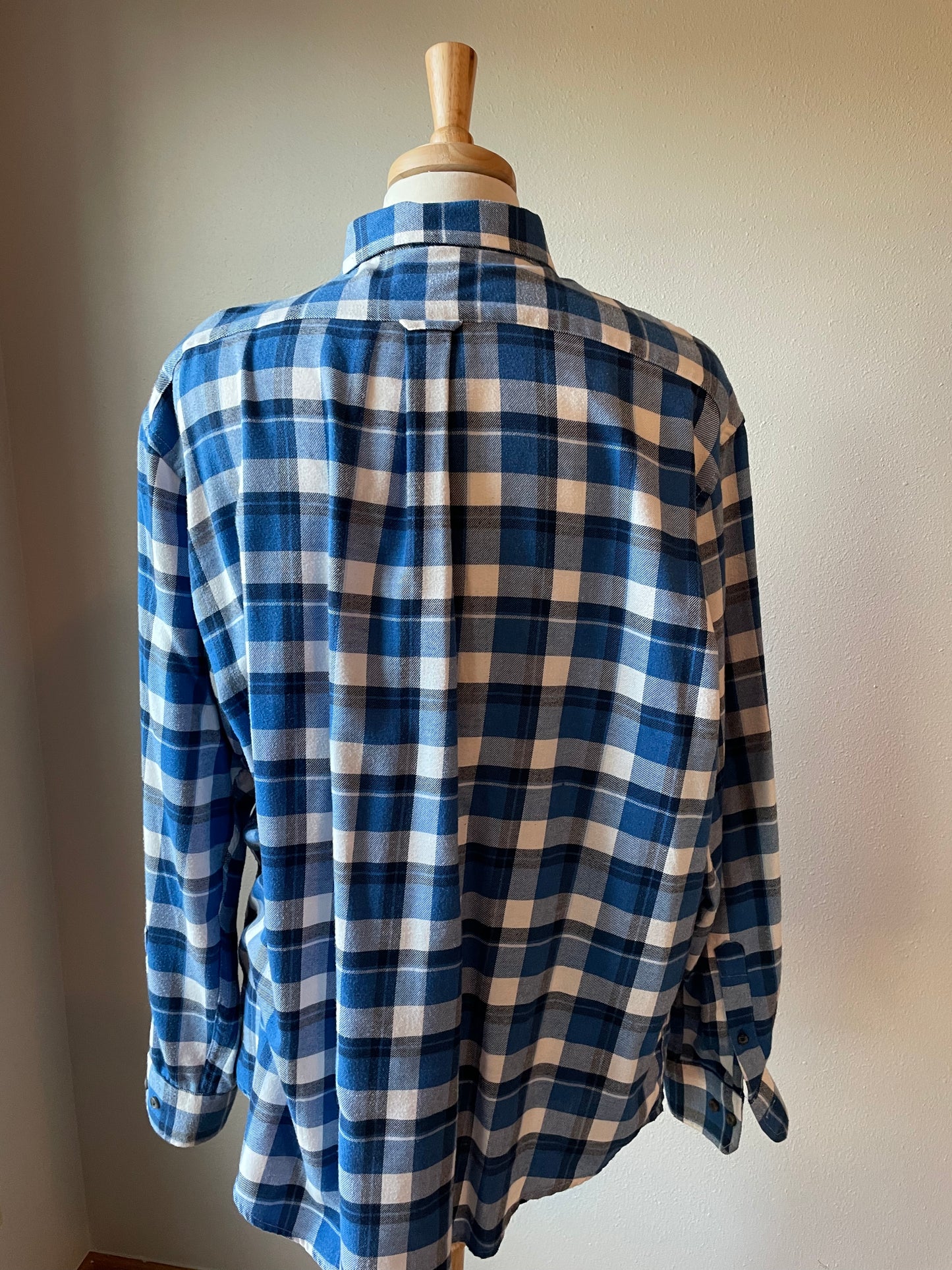 IZOD Men's Blue Plaid Flannel Shirt (XXL)