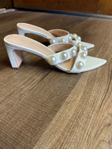 Chinese Laundry Pearl Studded Sandals (7.5)
