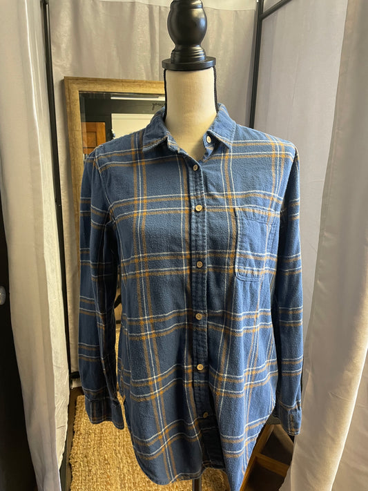 IO Women's Flannel Button Down (M)