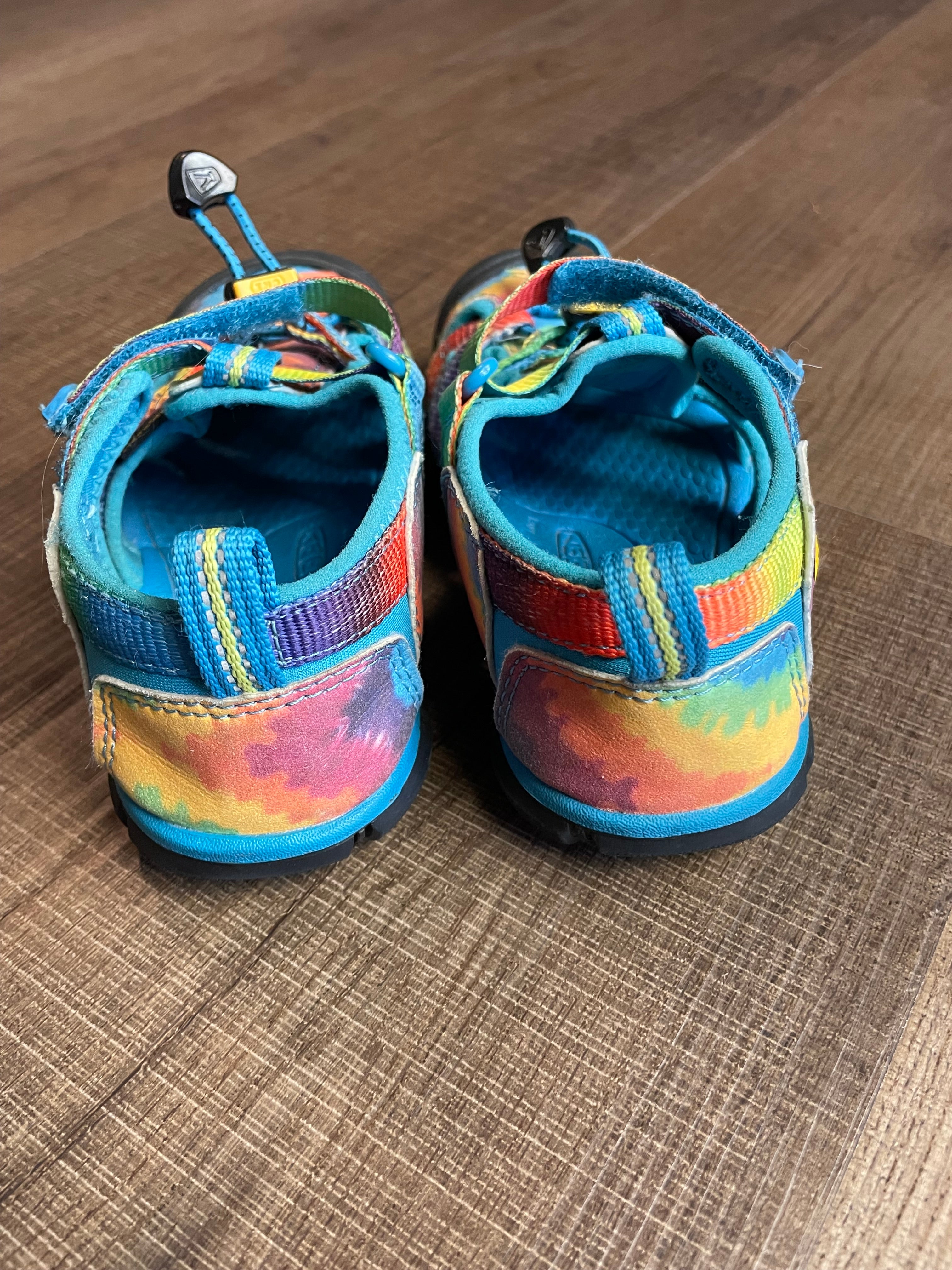 KEEN Toddlers' Seacamp II CNX in the Vivid Blue/Original Tie Dye (11Y) - BinxBerry Consignment