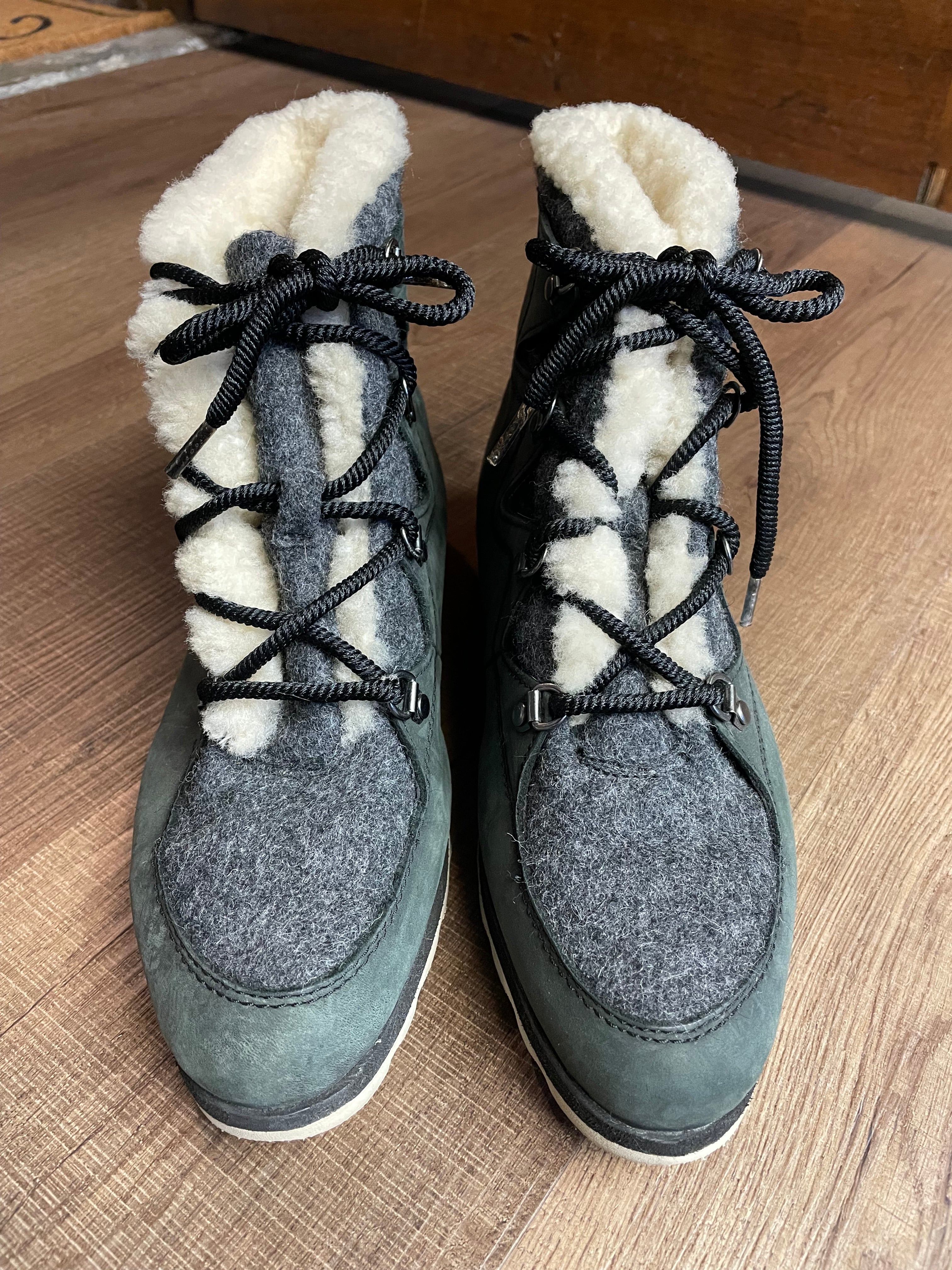 Sorel Sneakchic Alpine Holiday Boot (10)