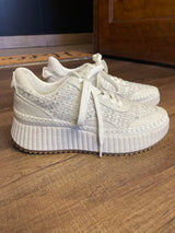 Universal Thread Sneakers (9.5)