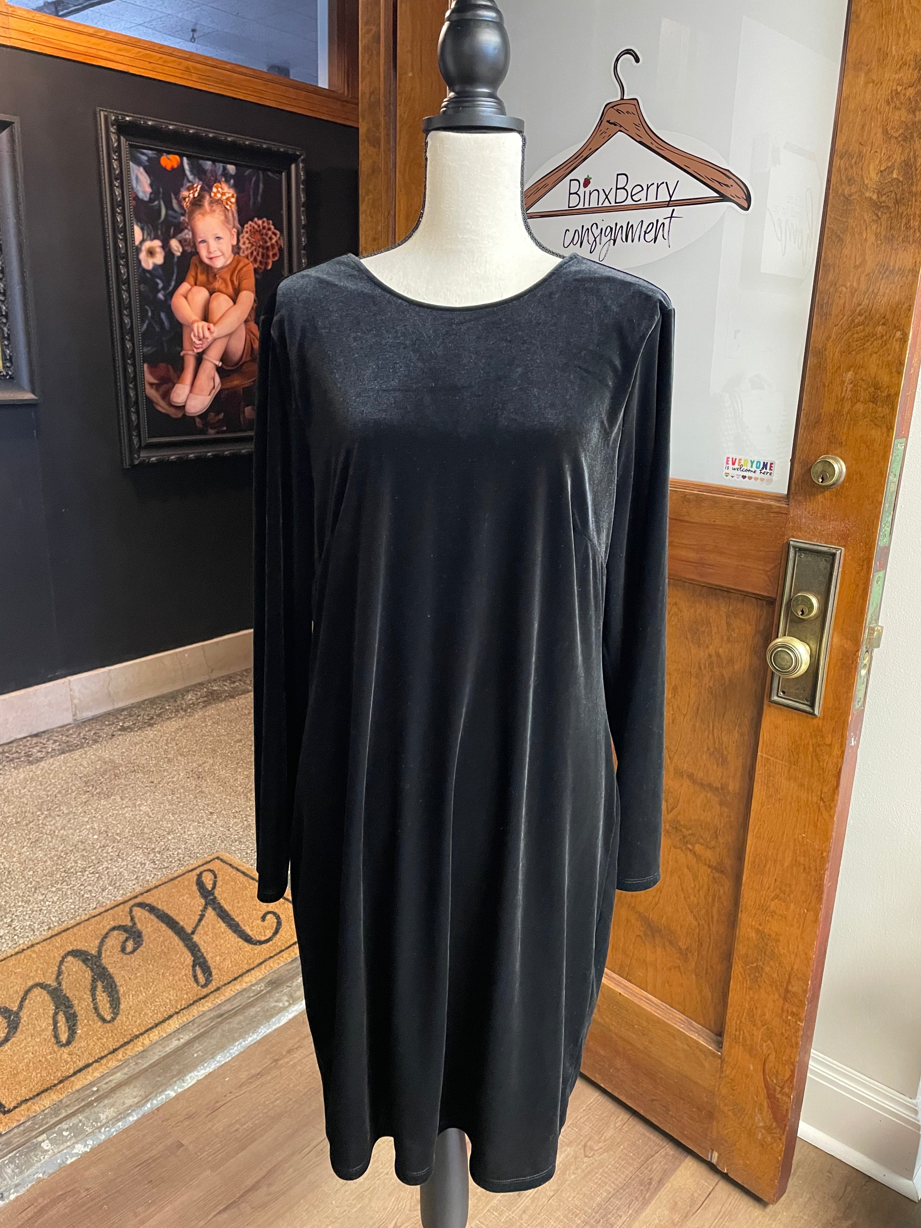 Cara Santana x Nine West Velour Shift Dress (1X)