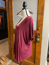 Old Navy Luxe V-Neck Tee in Cranberry (XXL)