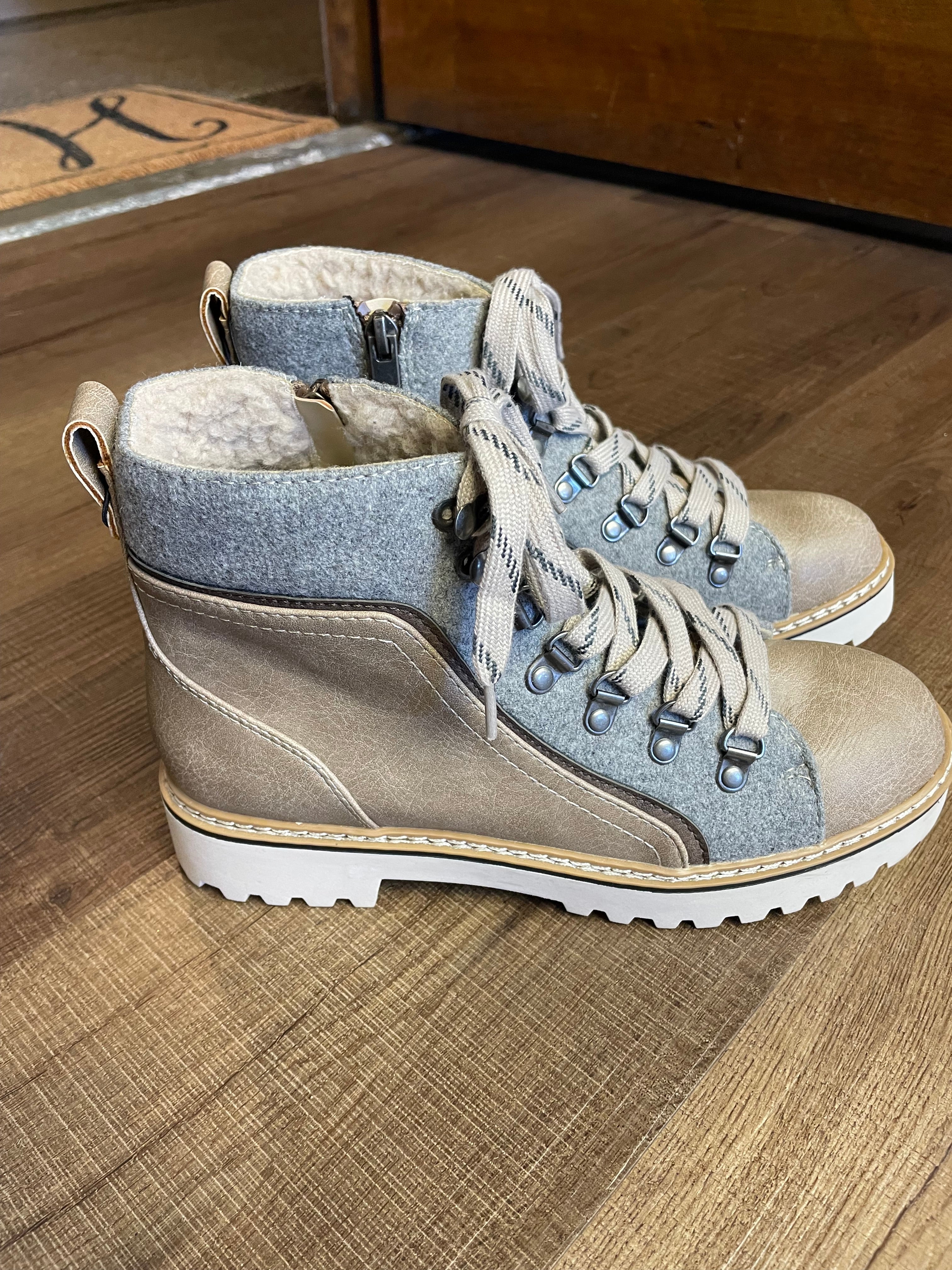 Maurices Ruby Women's Cushioned Boots (7.5)