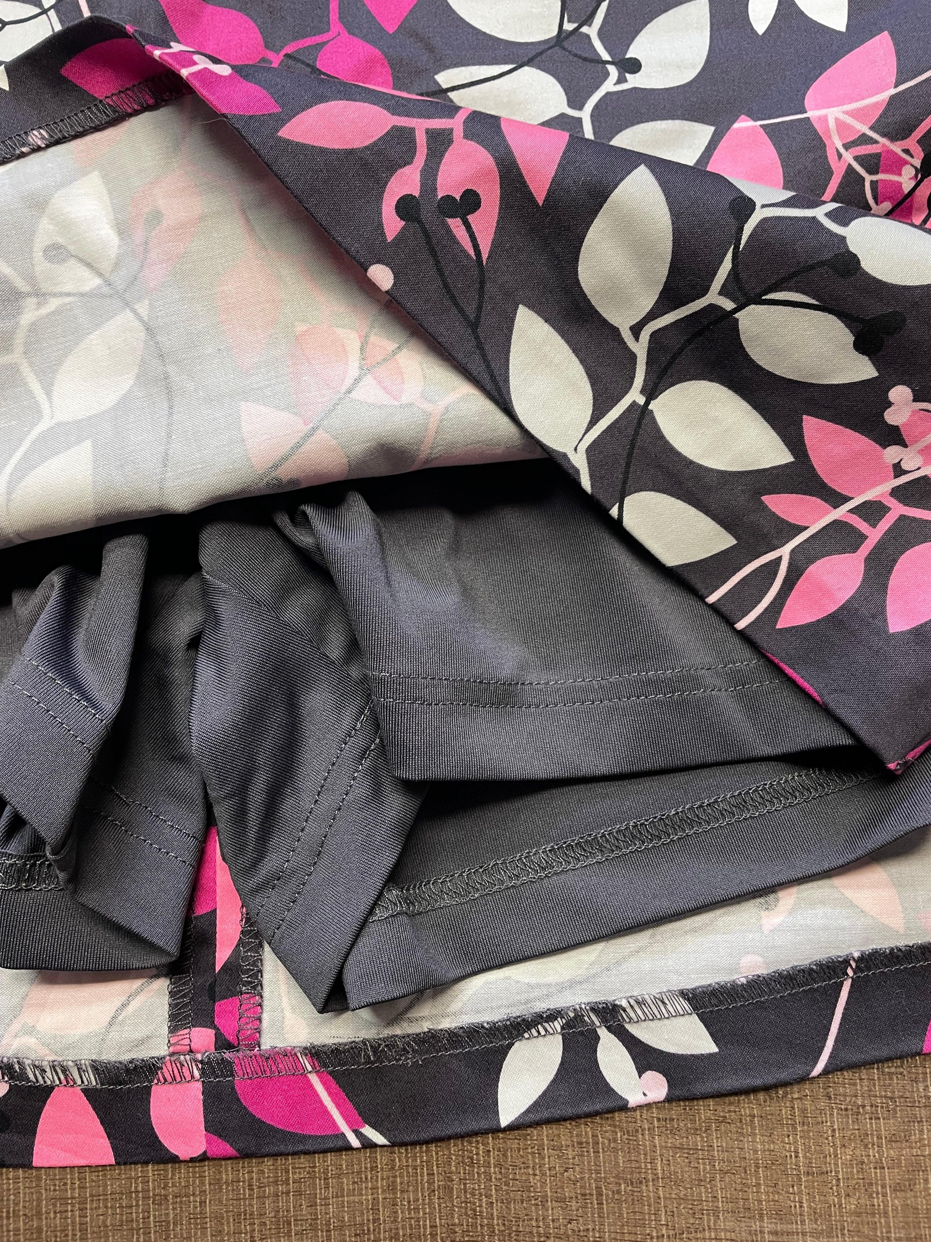 Lady Hagen Leaf Print Golf Skort (10) - BinxBerry Consignment