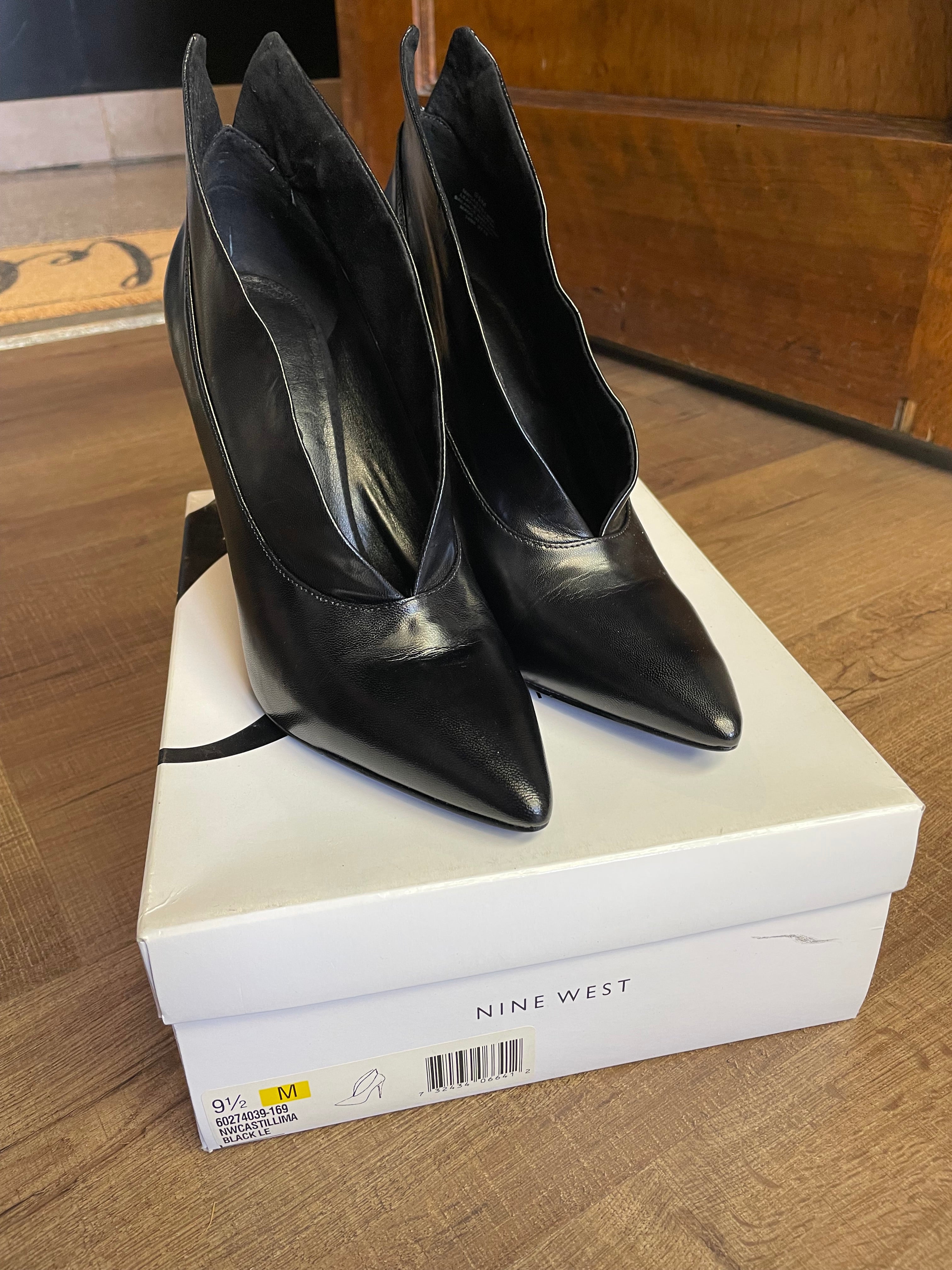 Nine West Collared Ankle Pumps (9.5M)