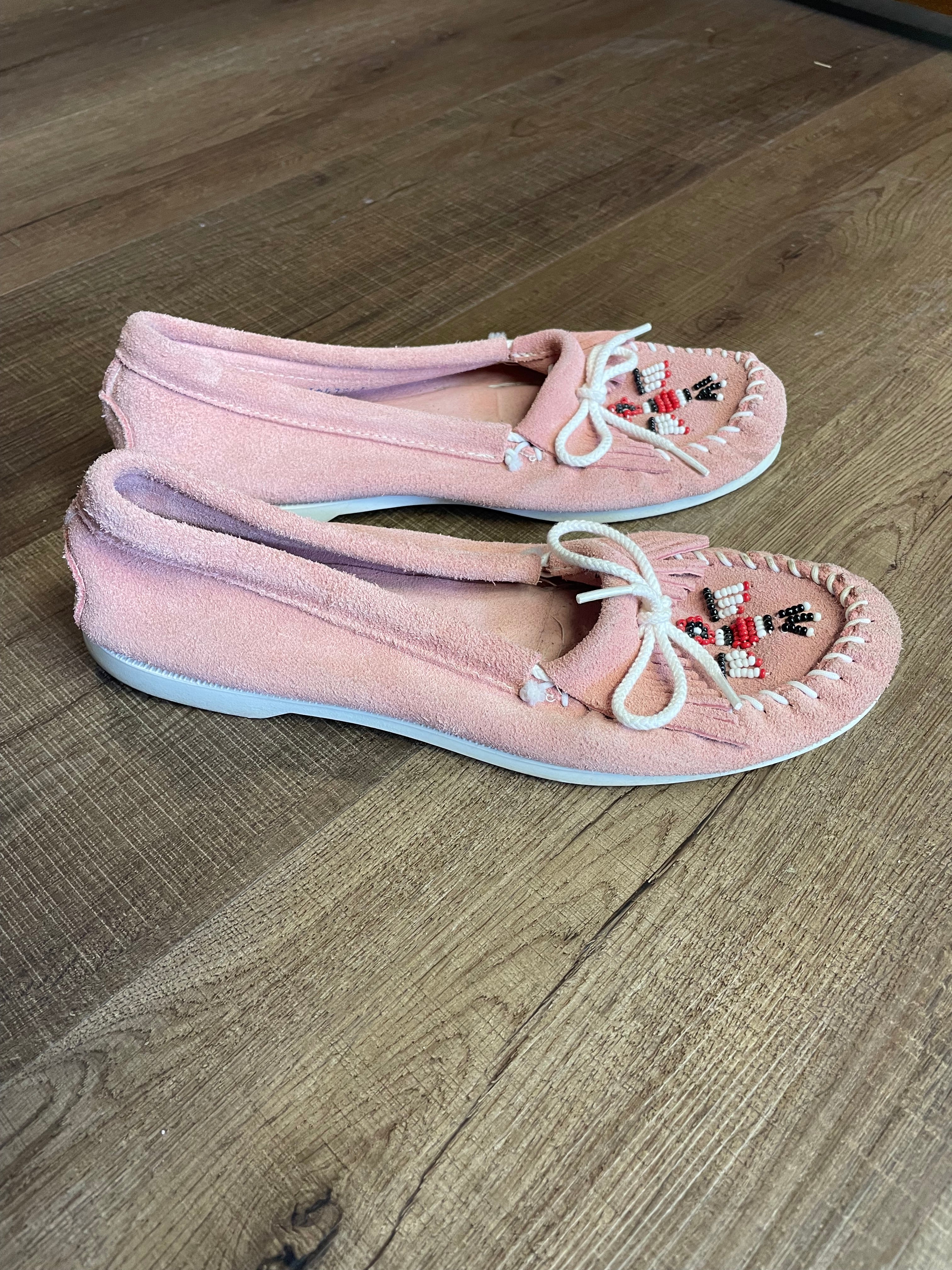 Minnetonka Pink Leather Moccasins (10)