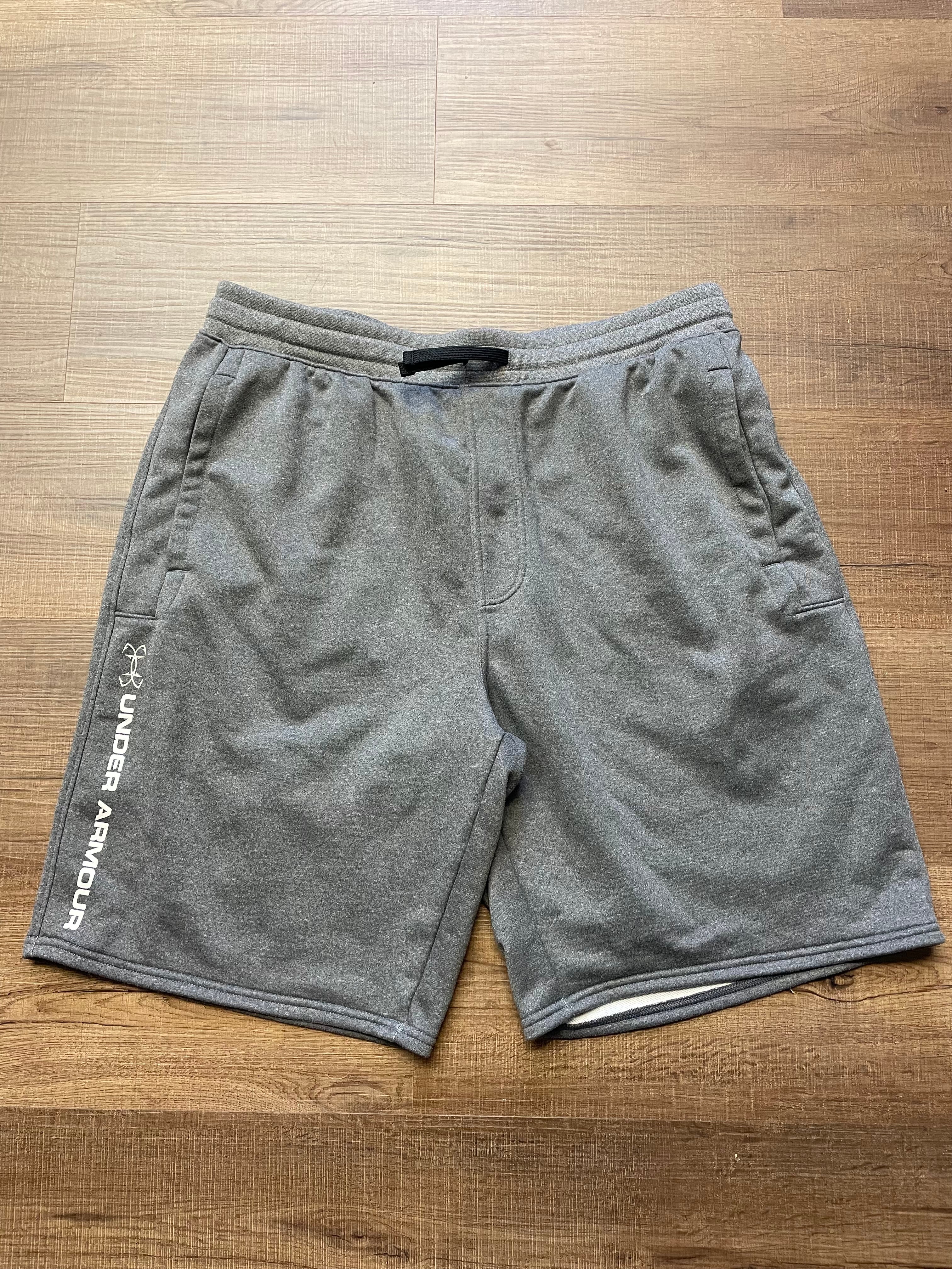 Under Armour Loose Fit Men's Shorts (XL)