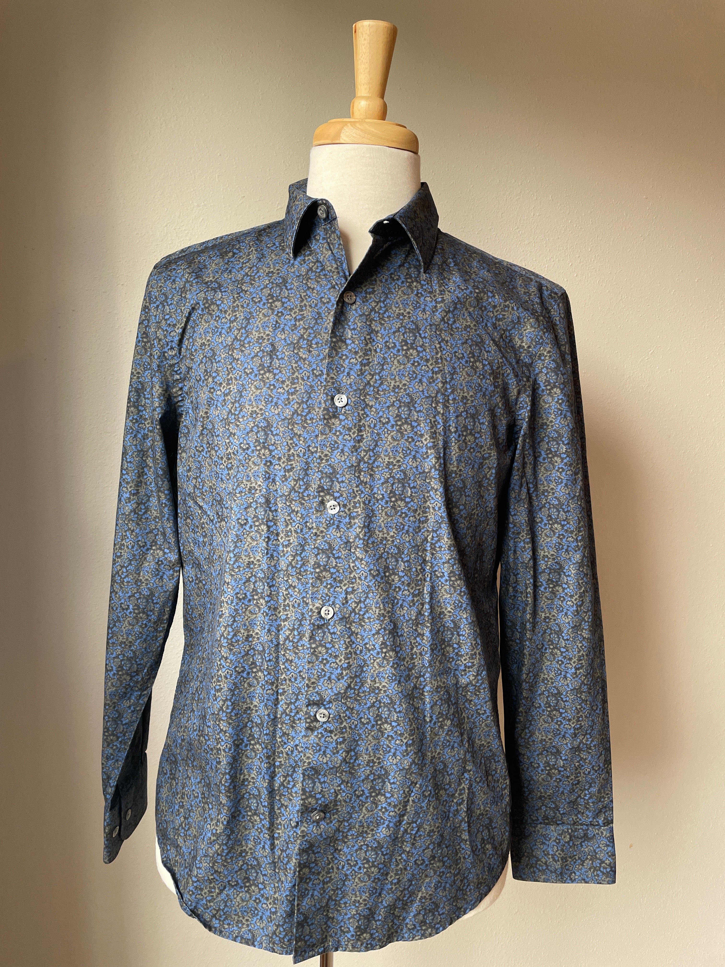 Perry Ellis Men's Slim Fit Floral Button Down (M)
