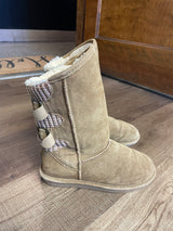 BEARPAW Women's Fur Lined Boots (8)