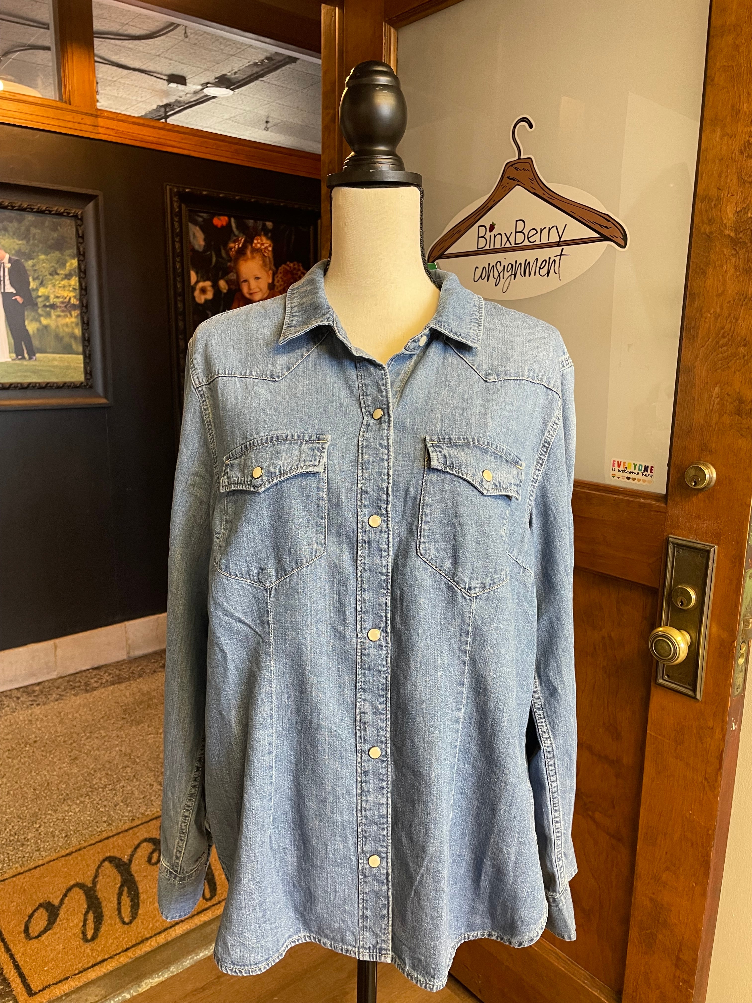 GAP Western Demin Pearl Snap Shirt (XL)