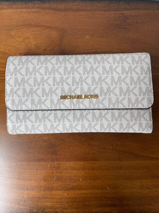 Michael Kors Jet Set Travel Trifold Wallet
