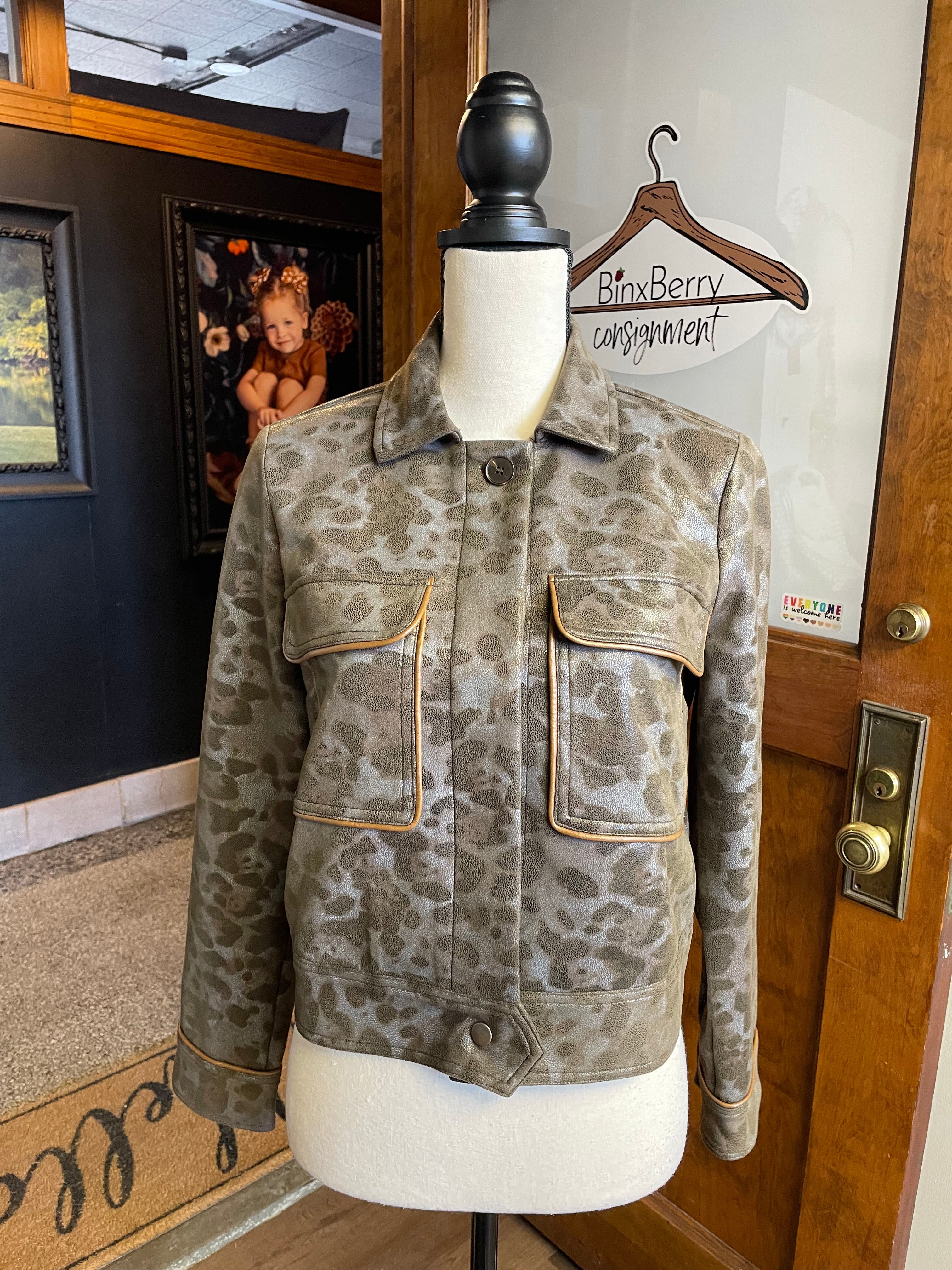 Mystree Faux Snakeskin Cropped Women's Jacket (S) - BinxBerry Consignment