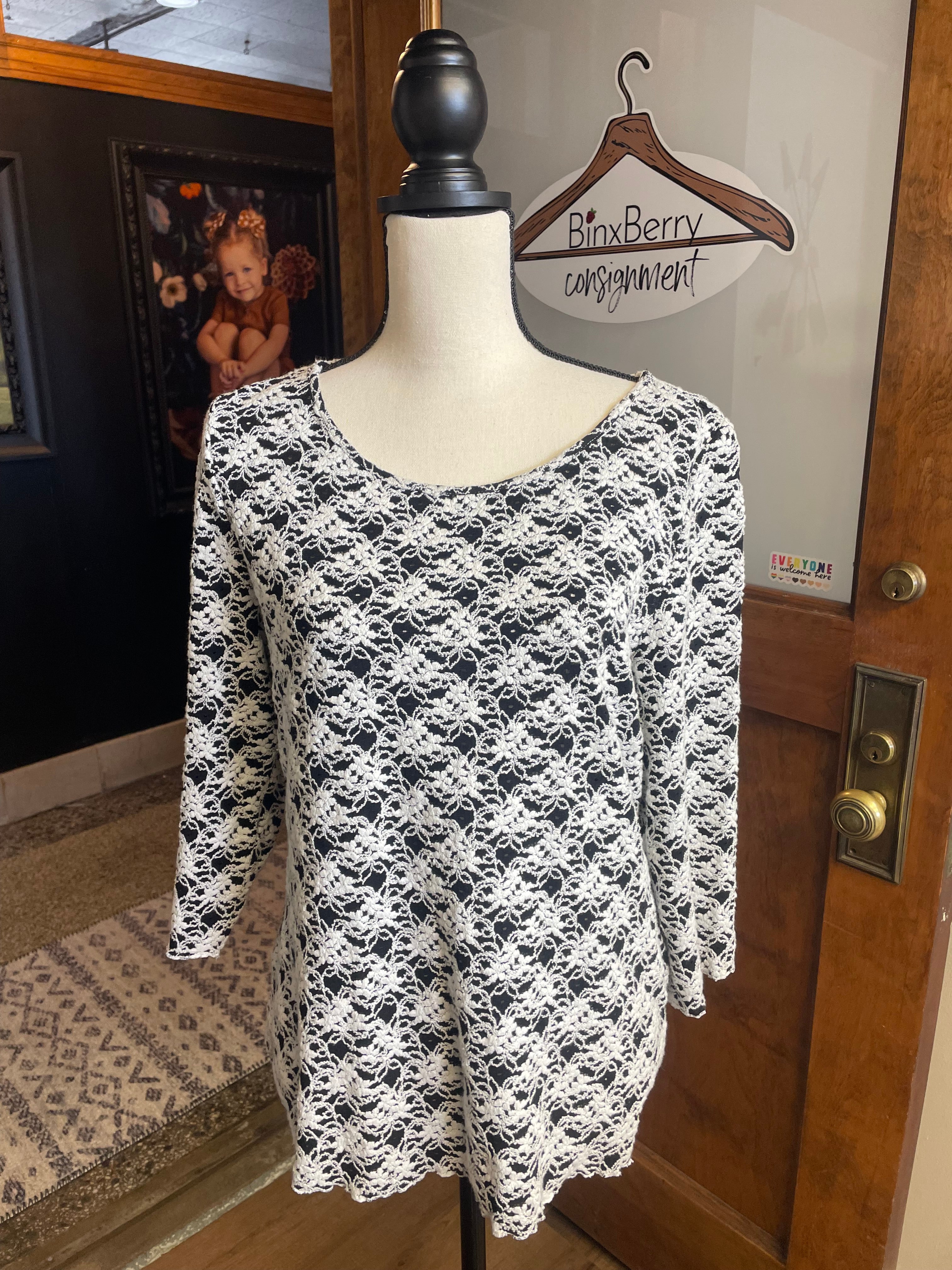 Tribal Stretch-Extensible Women's Top (XL)