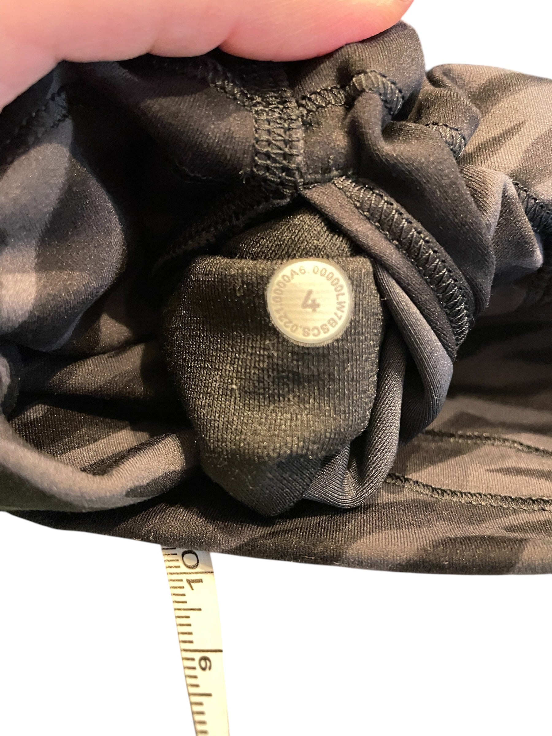 Lululemon Wunder Train Women's High-Rise 8" Short (4) - BinxBerry Consignment