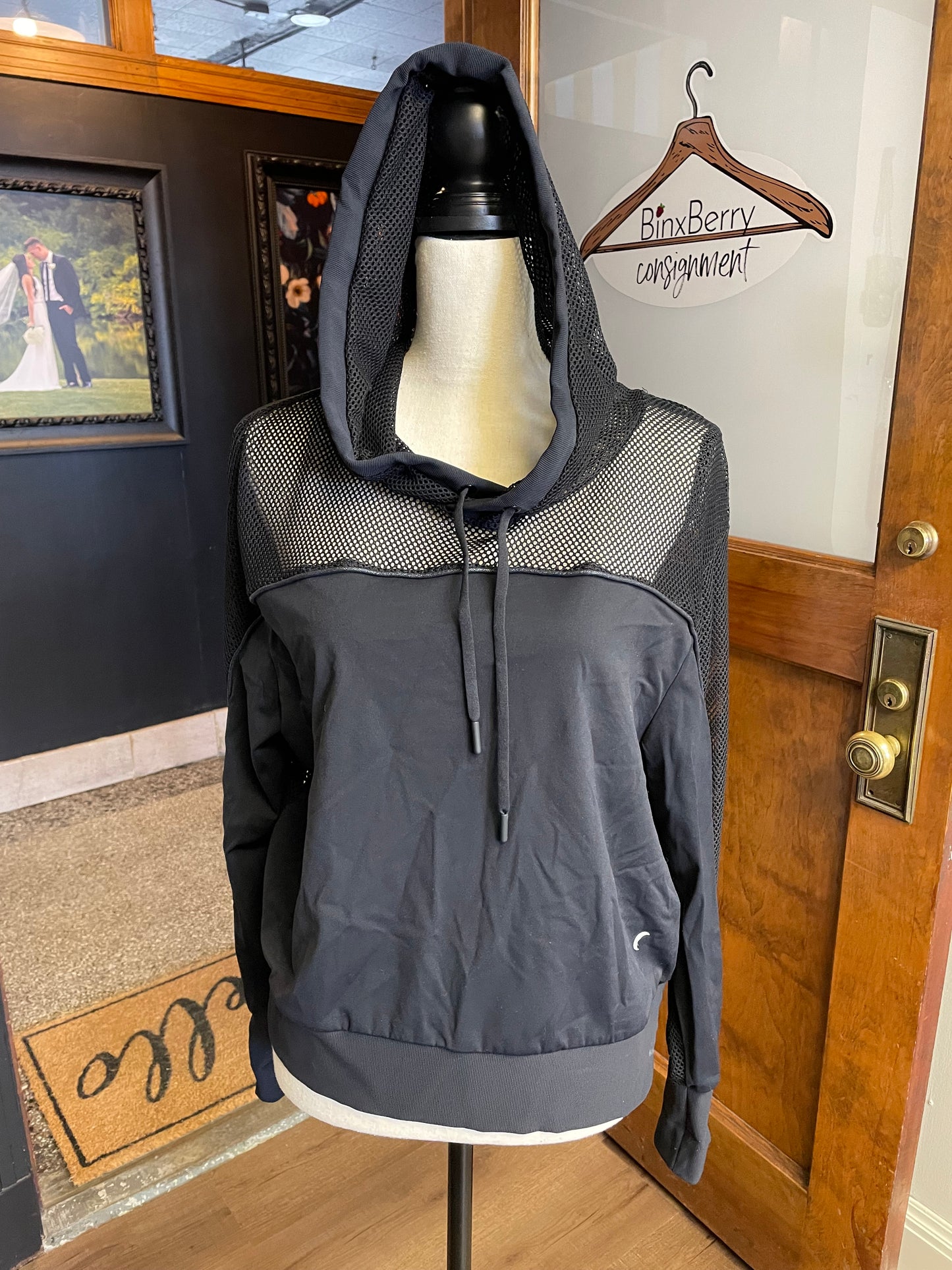 Zyia Cropped Mesh Hoodie (M)