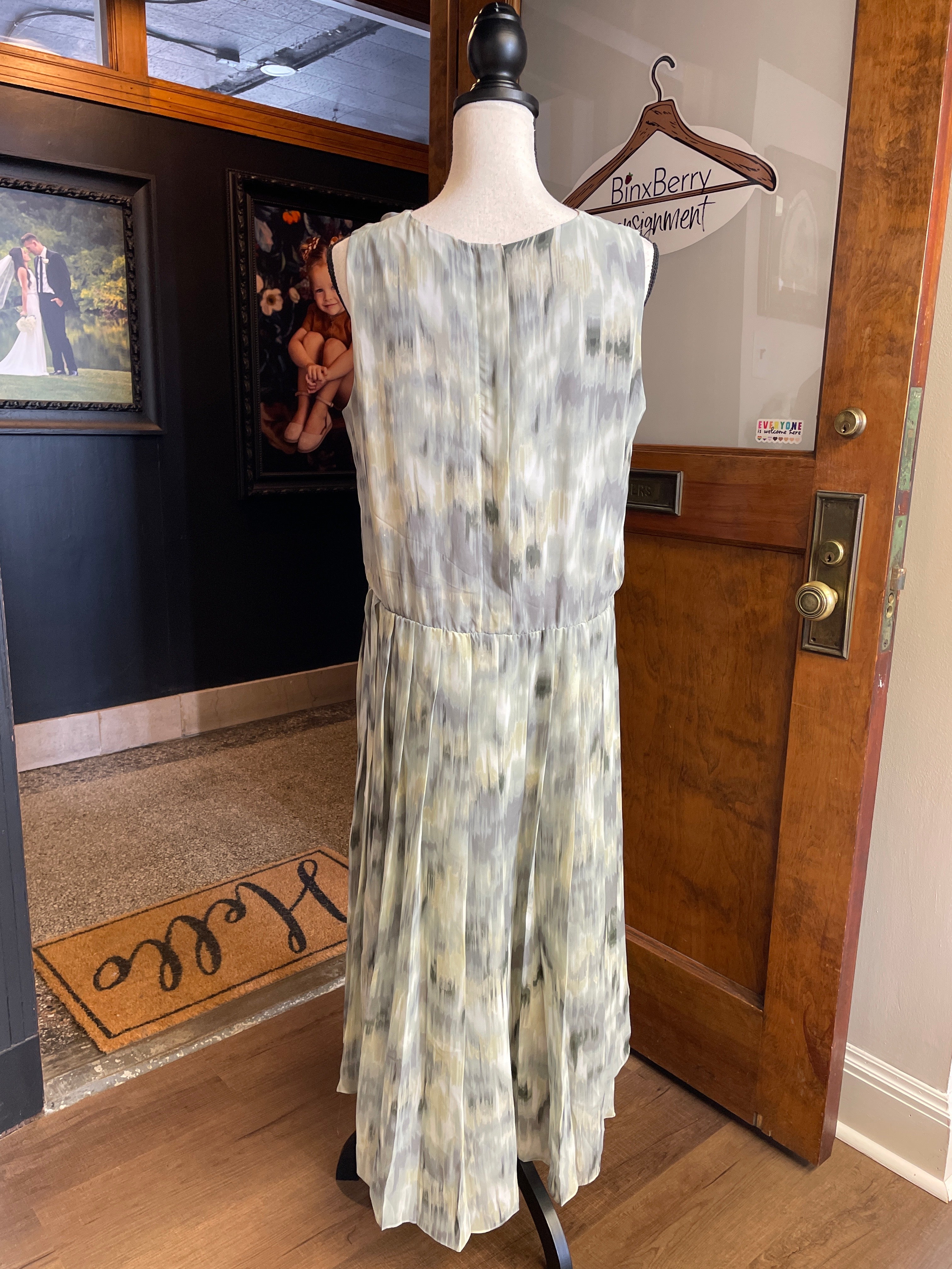 Kenneth Cole Sleeveless Dress (M)