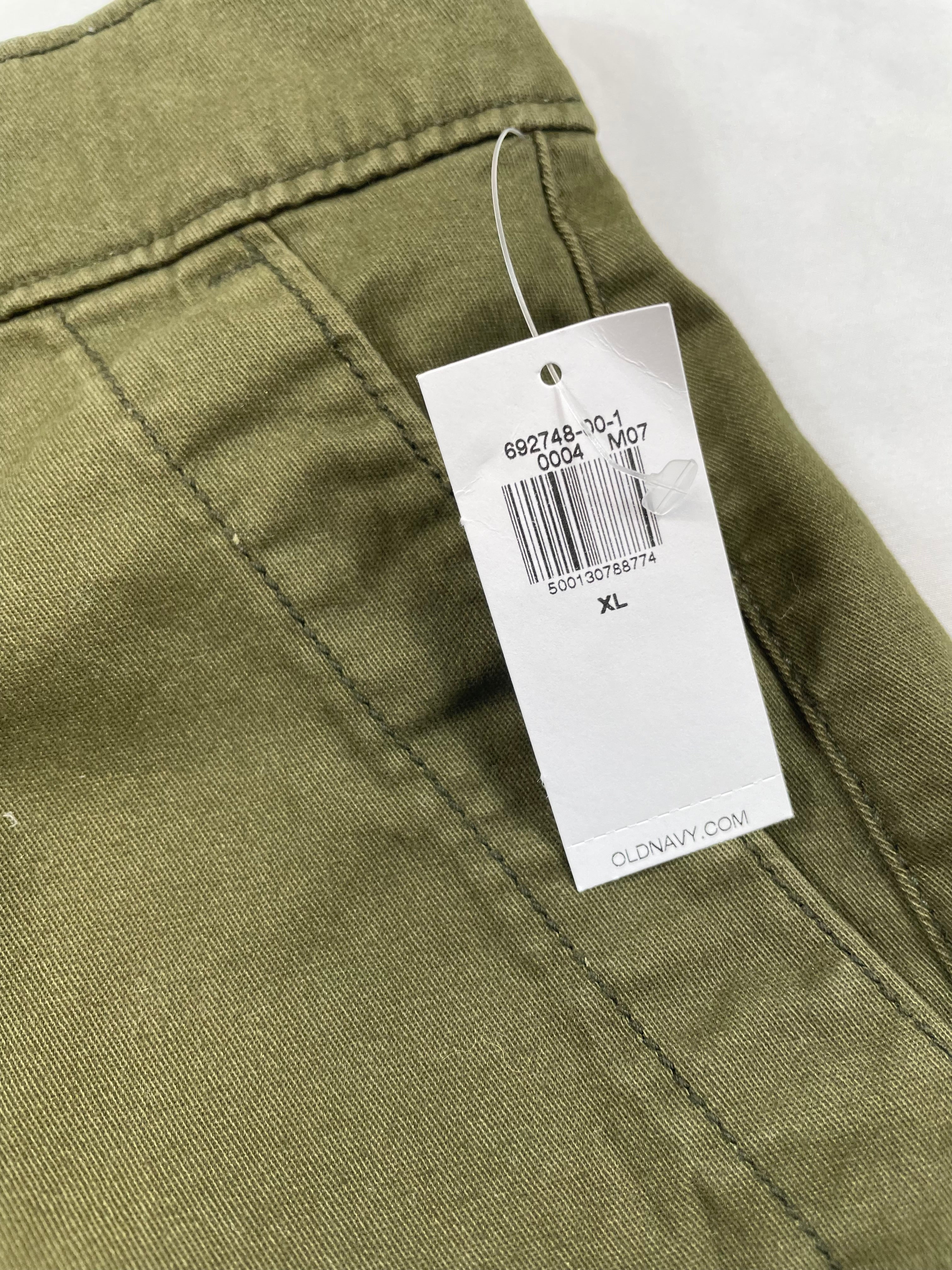 Old Navy NWT Women's High Rise OG Chino Shorts (XL) - BinxBerry Consignment