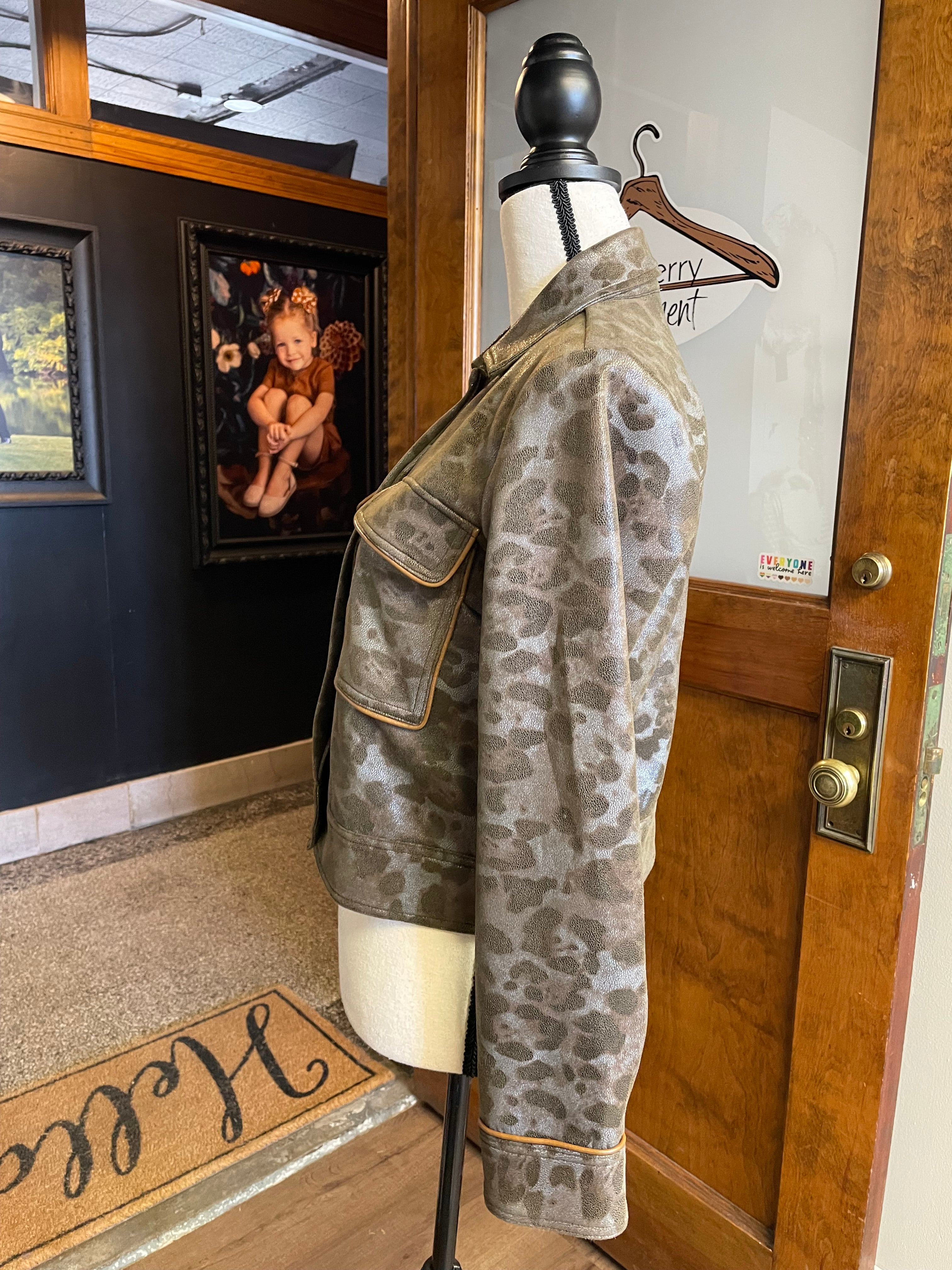 Mystree Faux Snakeskin Cropped Women's Jacket (S) - BinxBerry Consignment