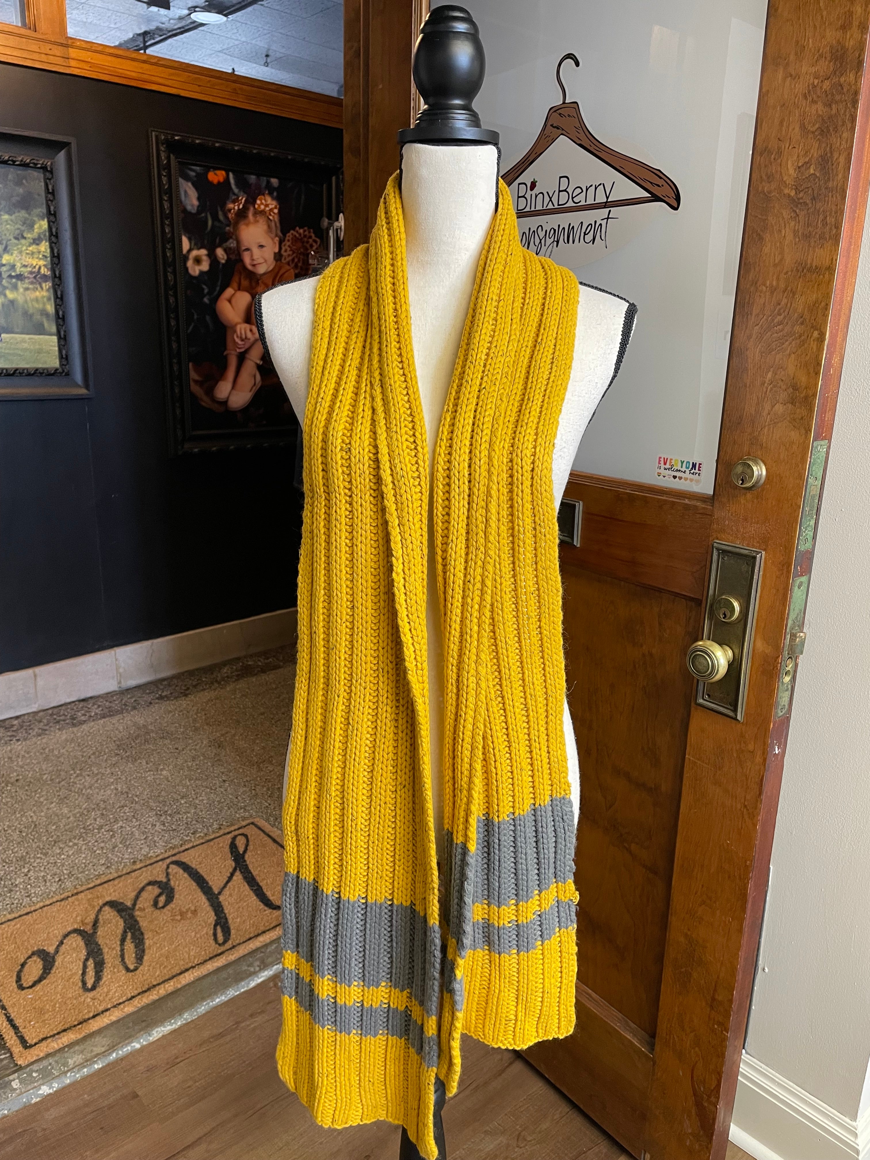 Old Navy Cable Knit Winter Scarf