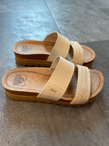 Reef Women's Cushion Vista Hi Slide Sandals (6)
