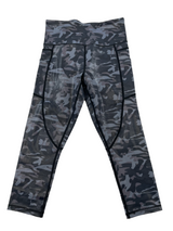 ZYIA Active Shimmer Camo Crop Length Leggings (6-8)