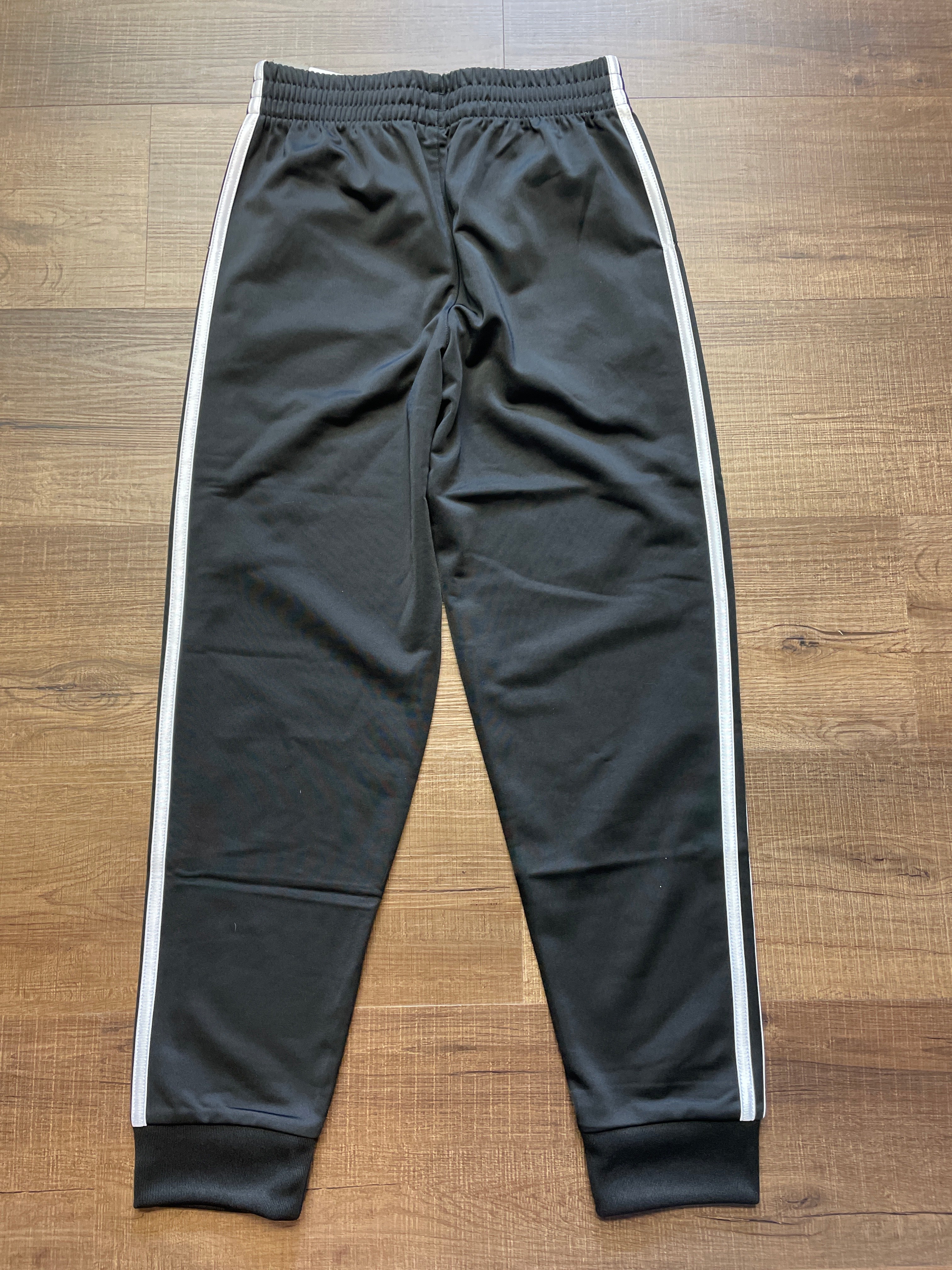 Adidas NWT Boy's Three Stripe Joggers (YM)