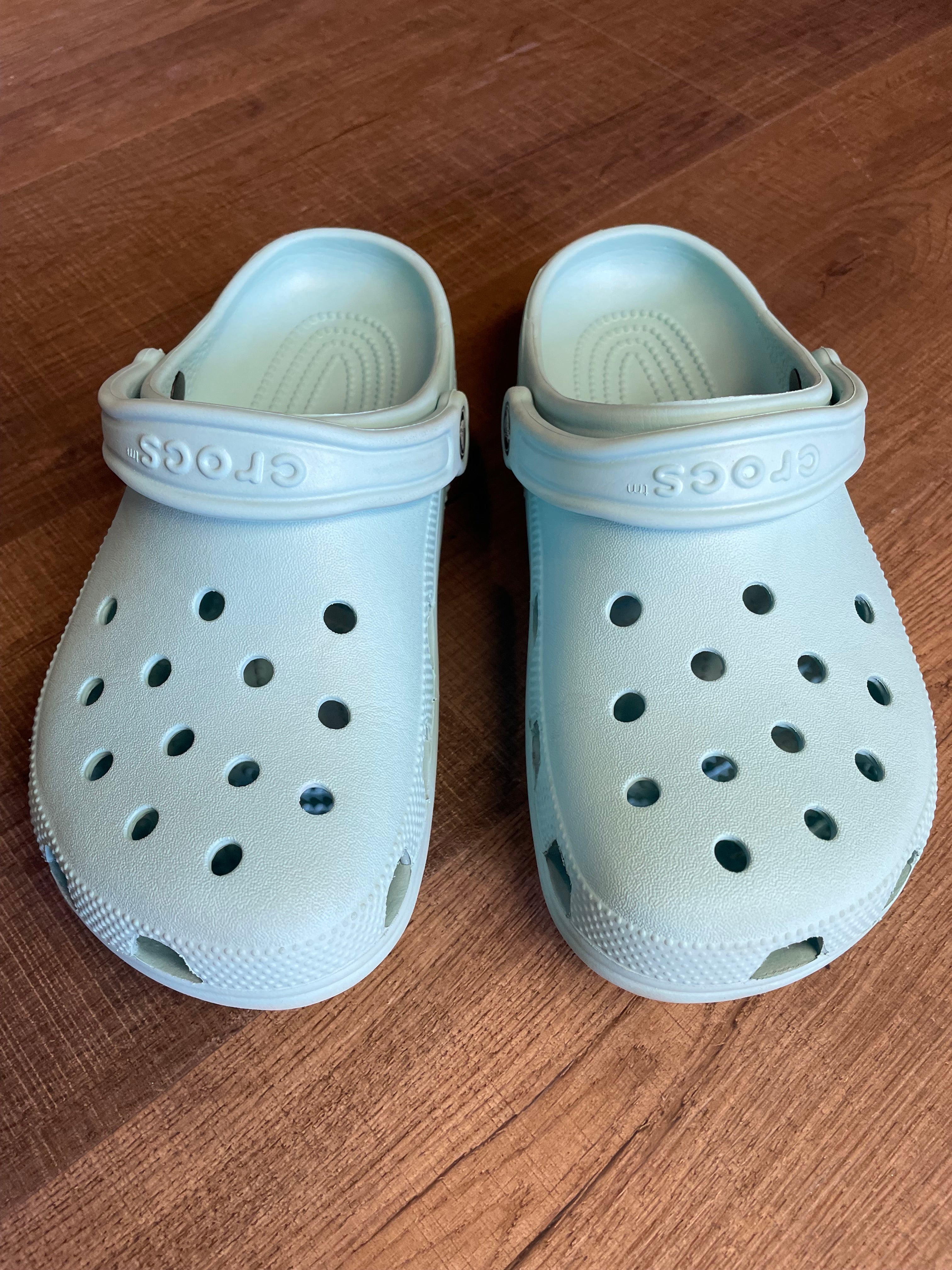 Classic Women's Crocs in Seafoam (6) - BinxBerry Consignment