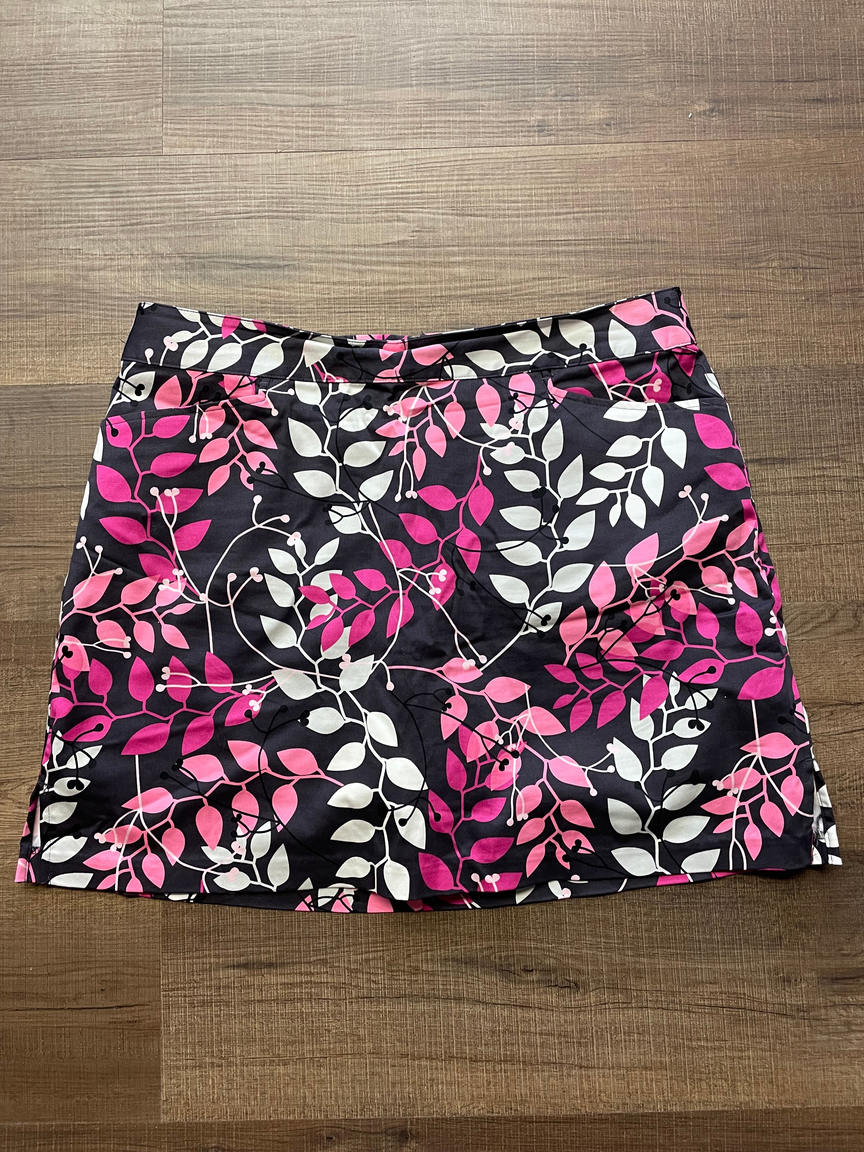 Lady Hagen Leaf Print Golf Skort (10) - BinxBerry Consignment