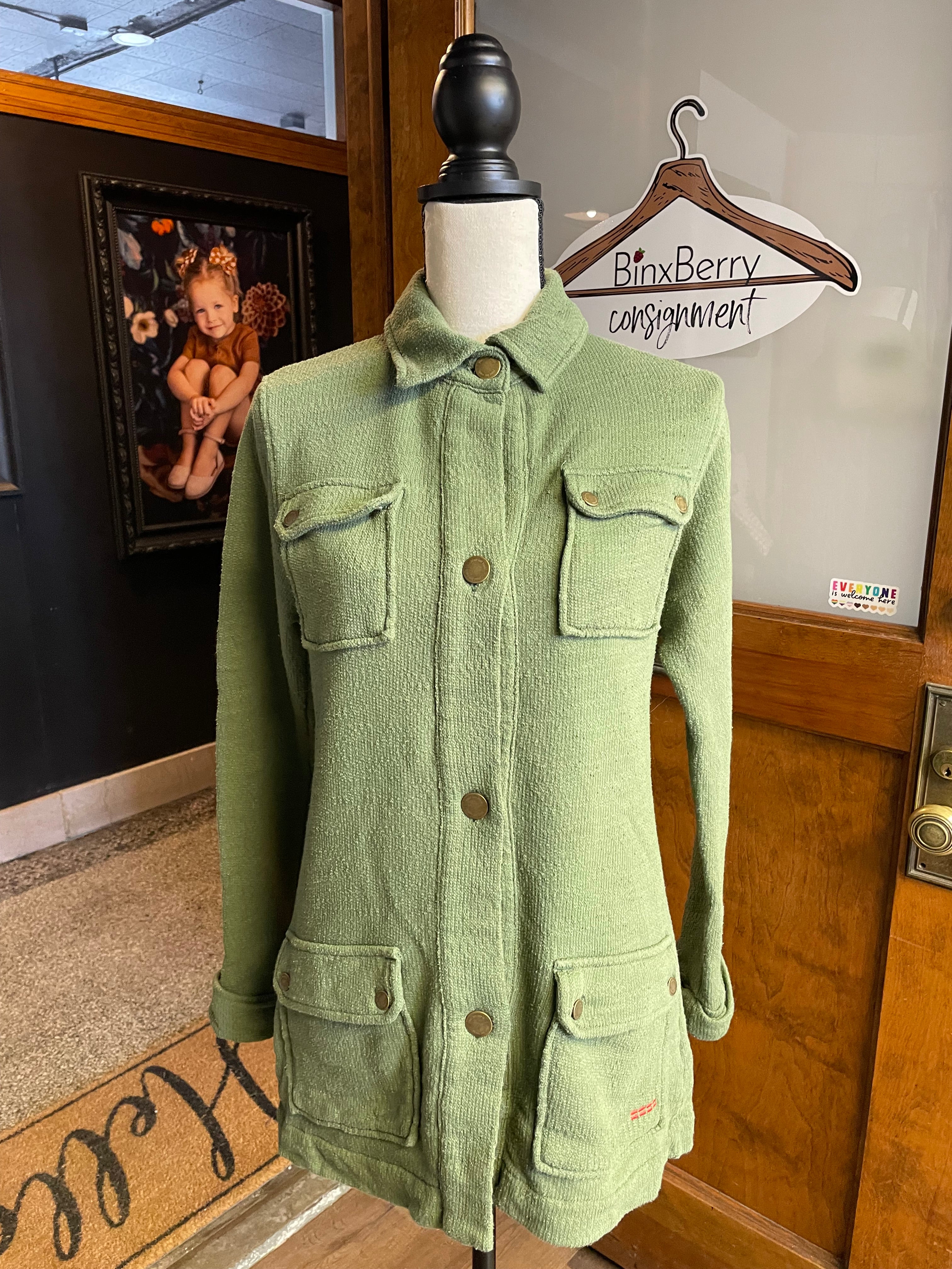 Peace Love World Women's Top (S)