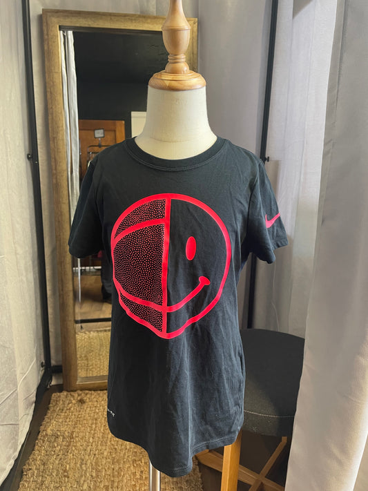 Nike Happy Basketball Tee (YSM)