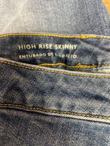 Universal Thread High Rise Skinny Jean (12/31R)