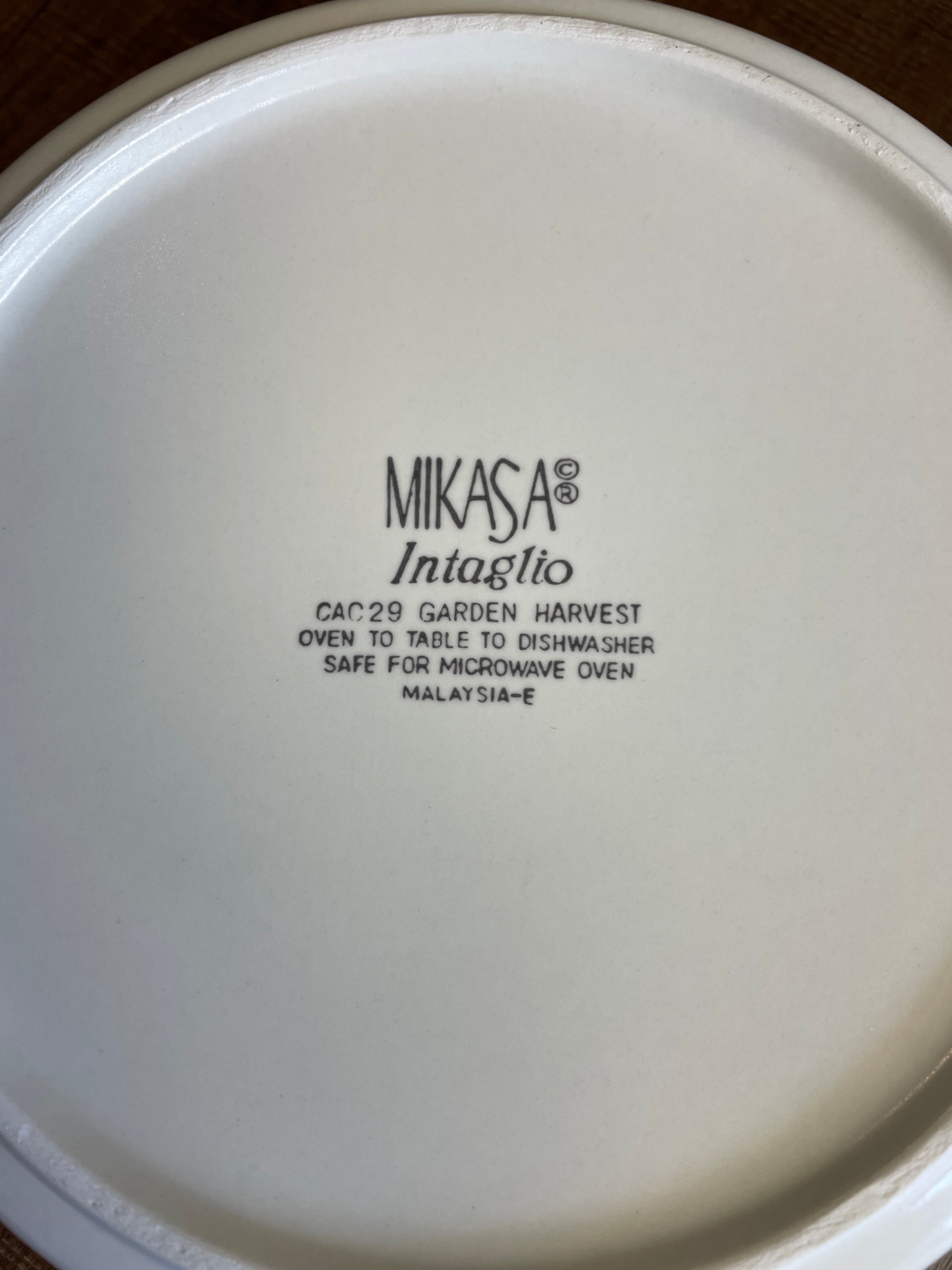 Mikasa Garden Harvest Souffle Dish Round 8"