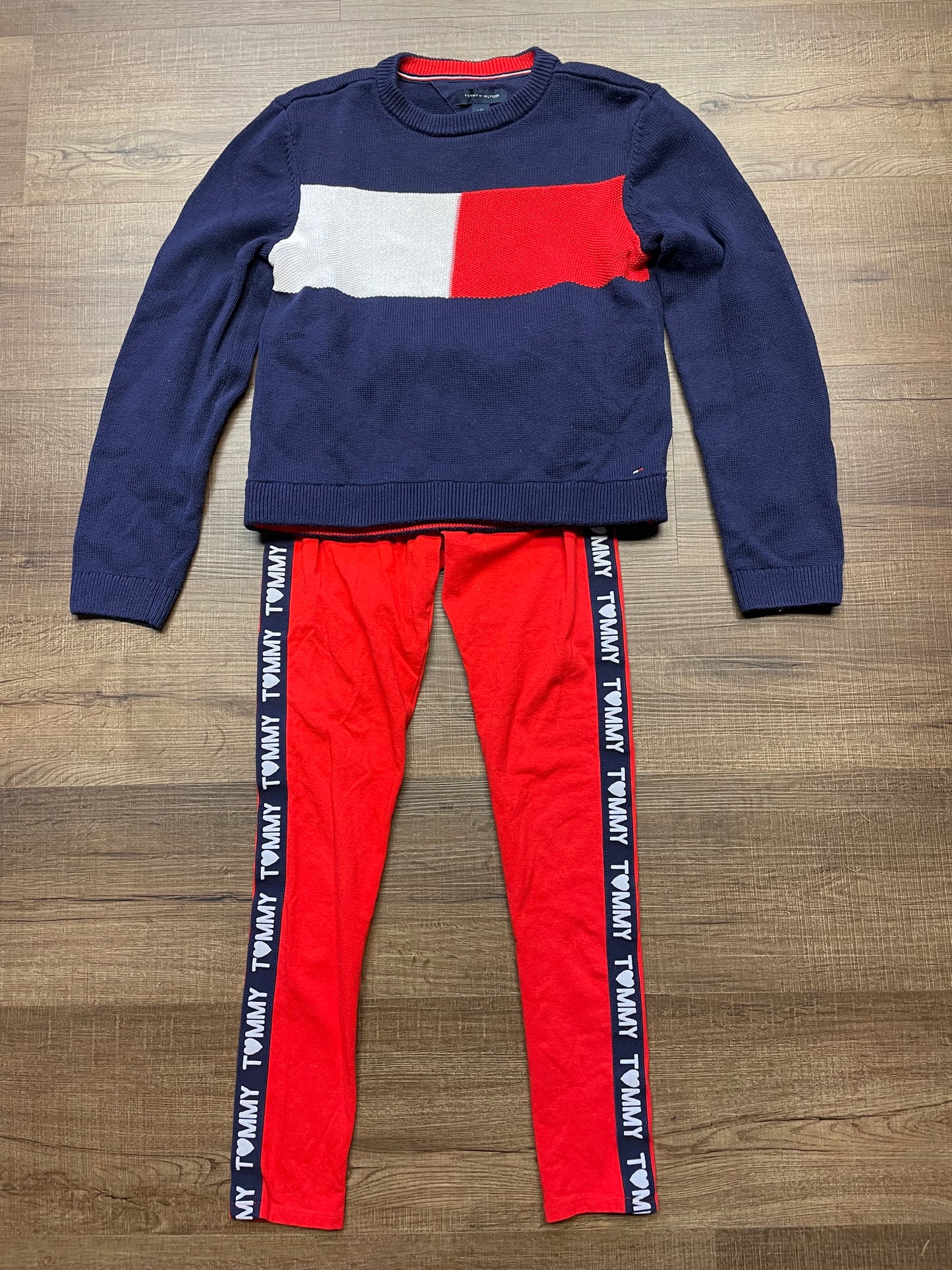 Tommy Hilfiger Sweater & Leggings (YL)