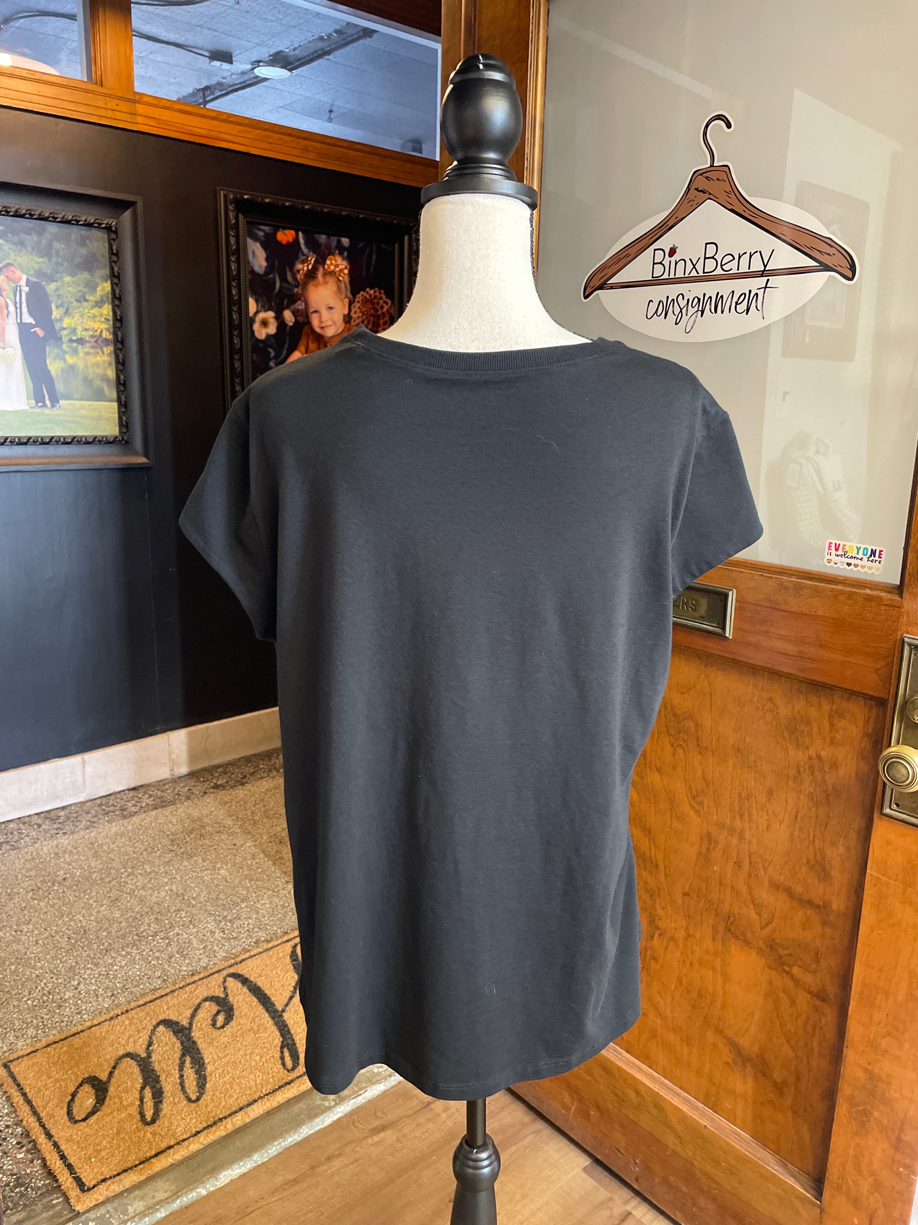 Universal Standard Women's Tee (M 18/20)