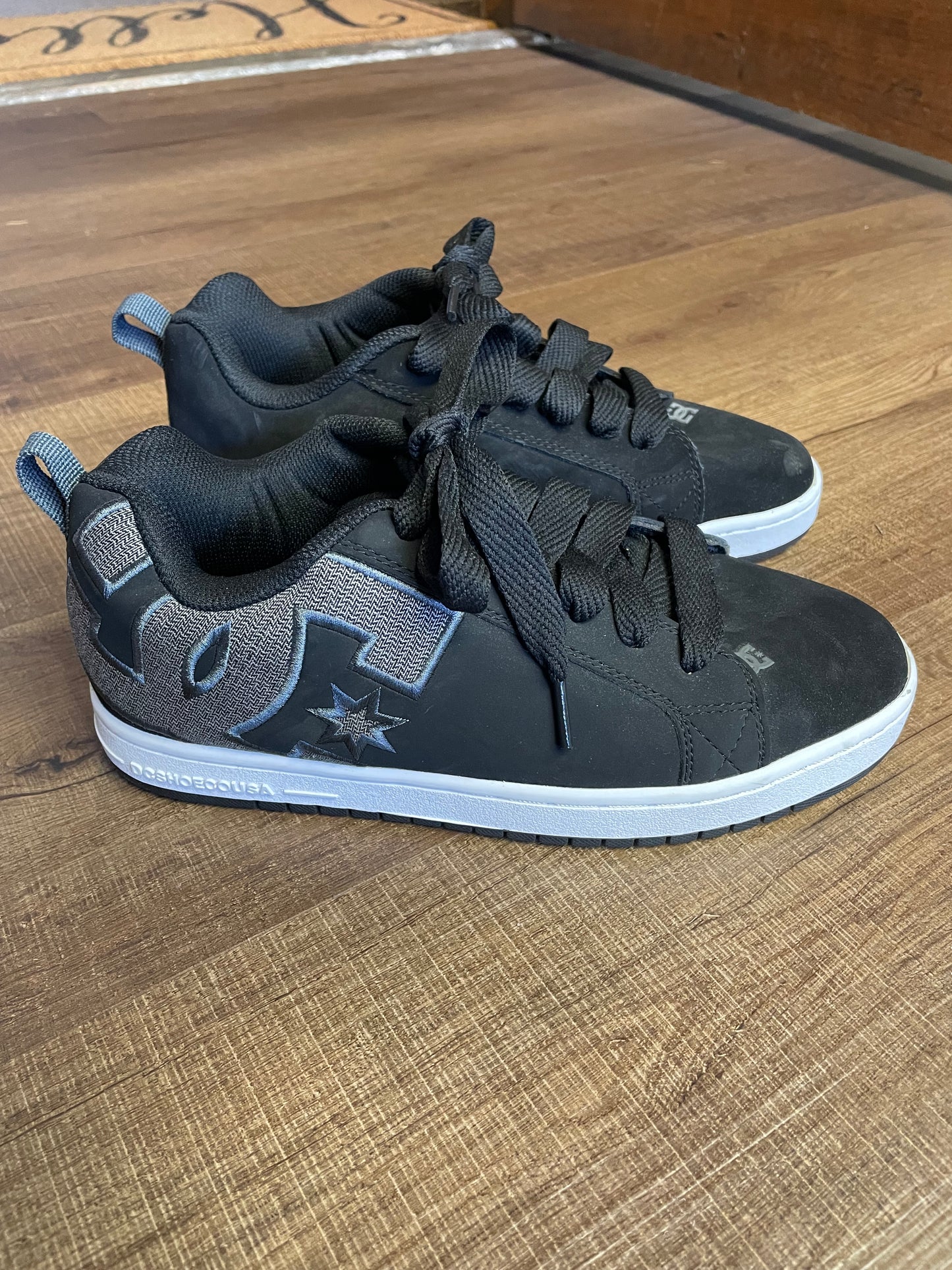 DC Men's Court Graffik Casual Skate Shoe (8)