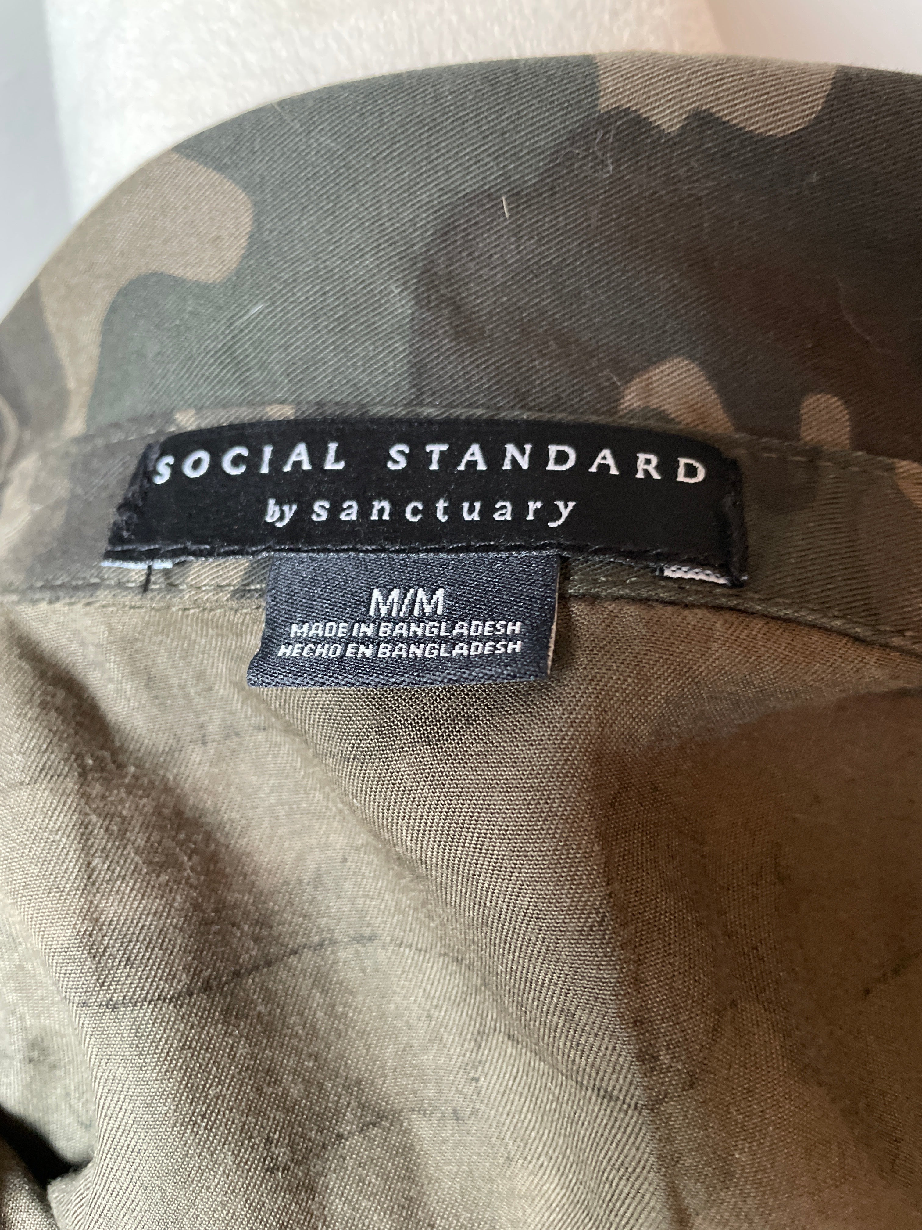 Social Standard by Sanctuary Camo Blouse (M)