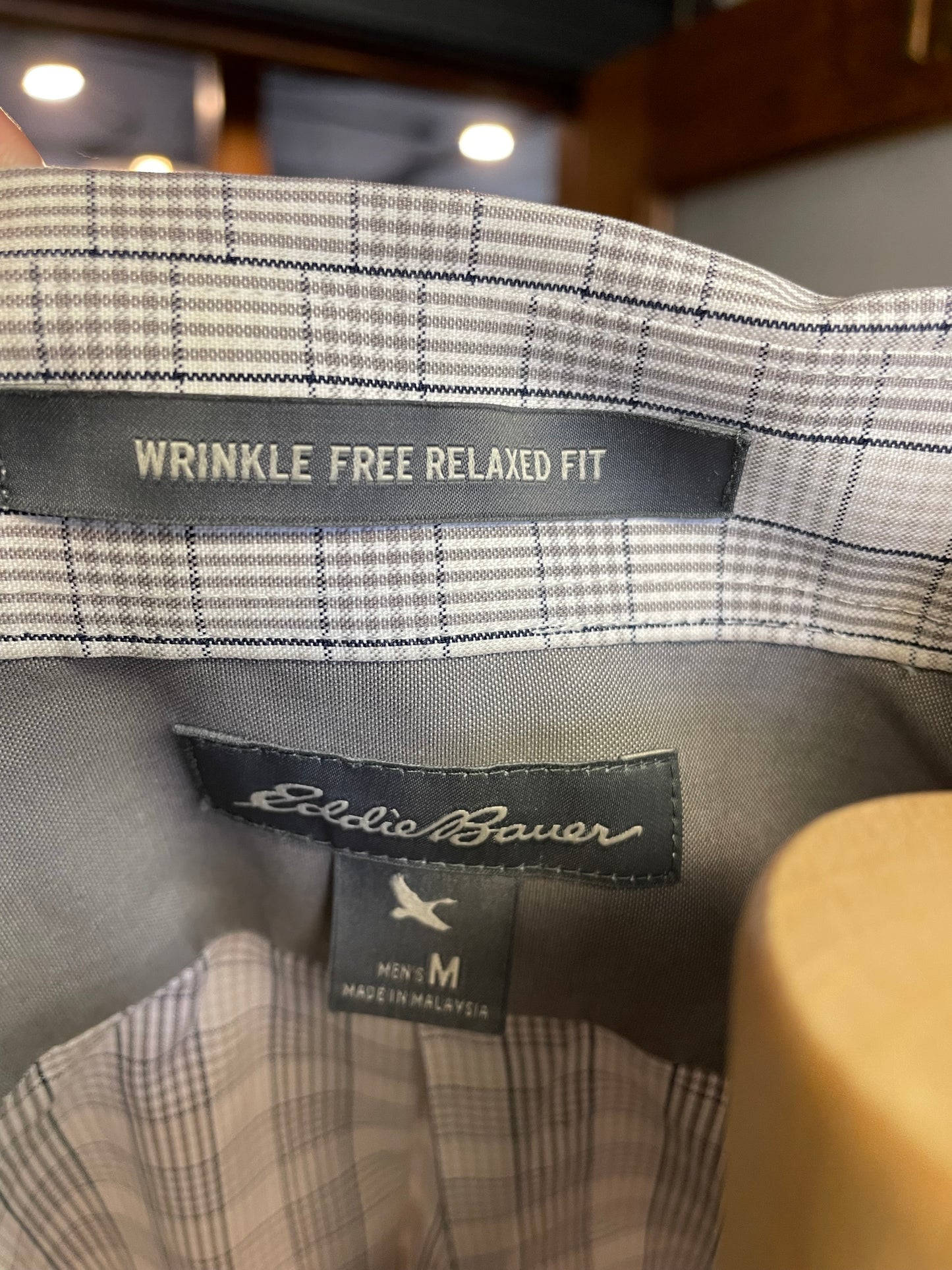 Eddie Bauer Wrinkle Free Relaxed Fit Men's Dress Shirt (M)
