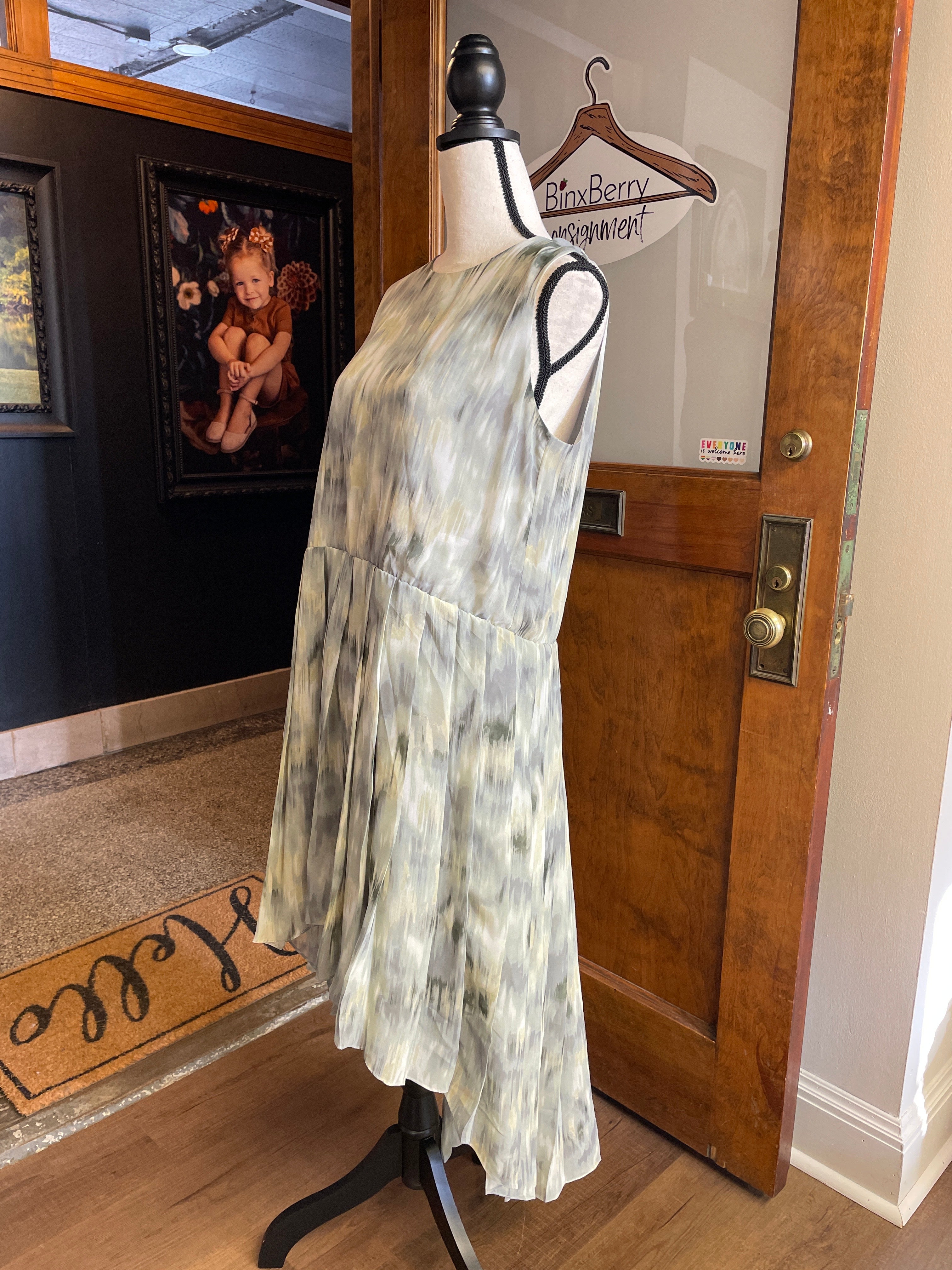 Kenneth Cole Sleeveless Dress (M)