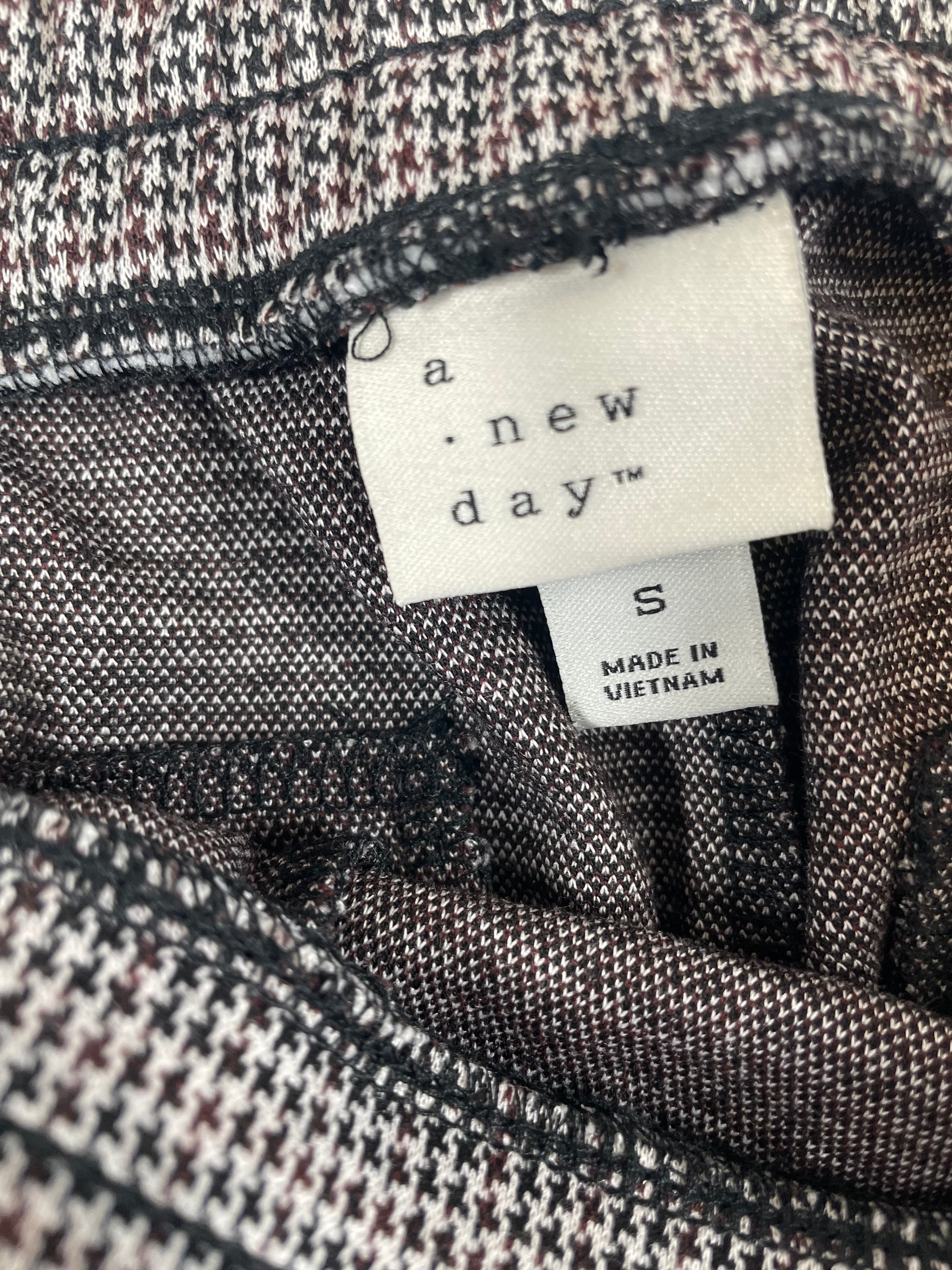 A New Day Houndstooth Ankle Pants (S) - BinxBerry Consignment