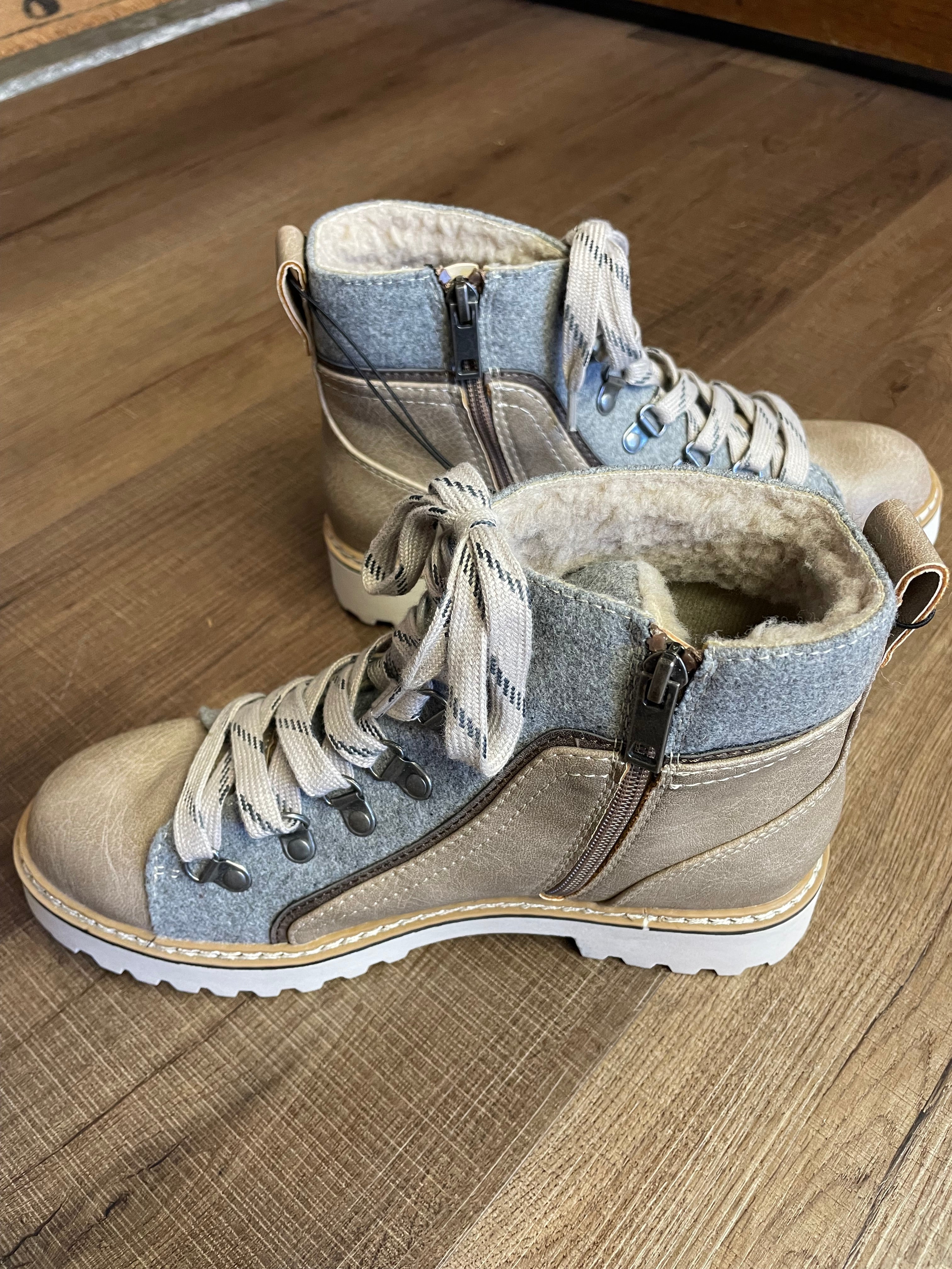 Maurices Ruby Women's Cushioned Boots (7.5)