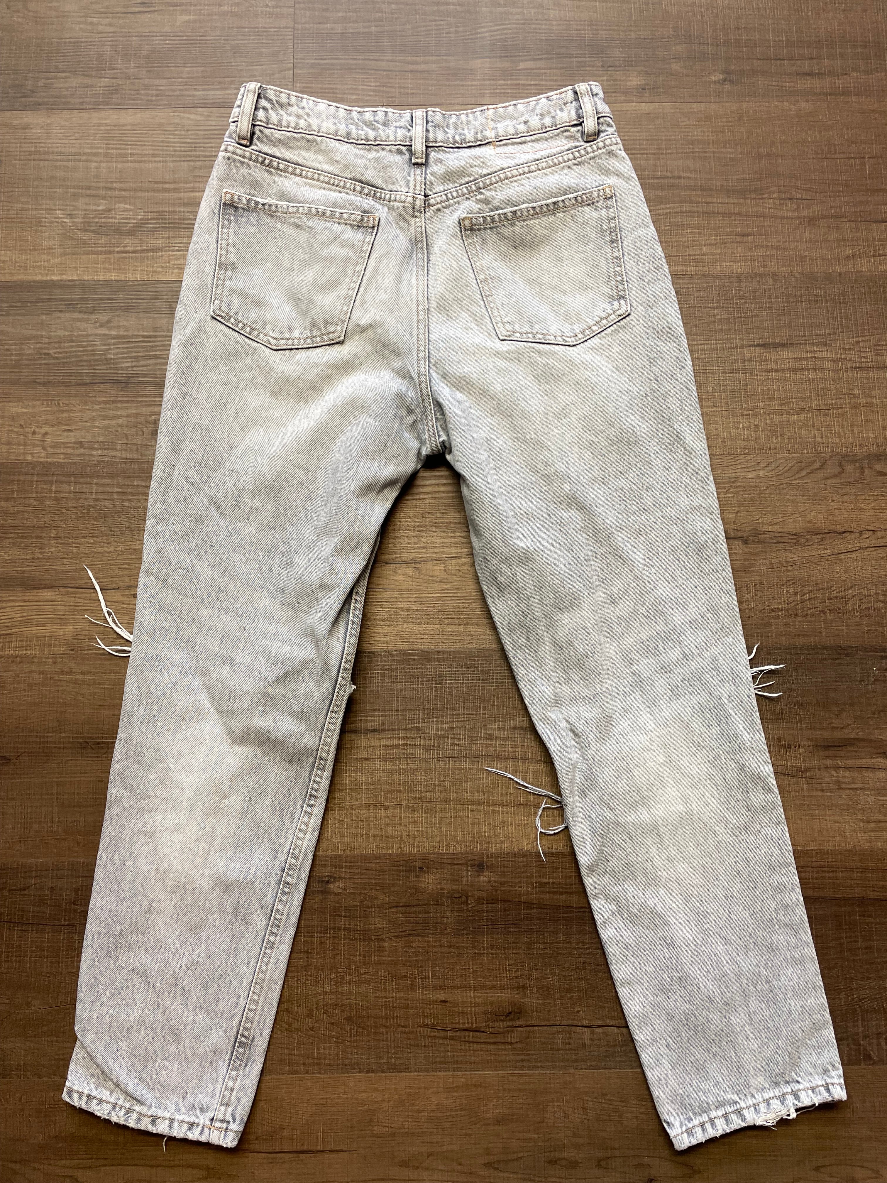 Zara Women's Destroyed High Rise Jeans (6) - BinxBerry Consignment