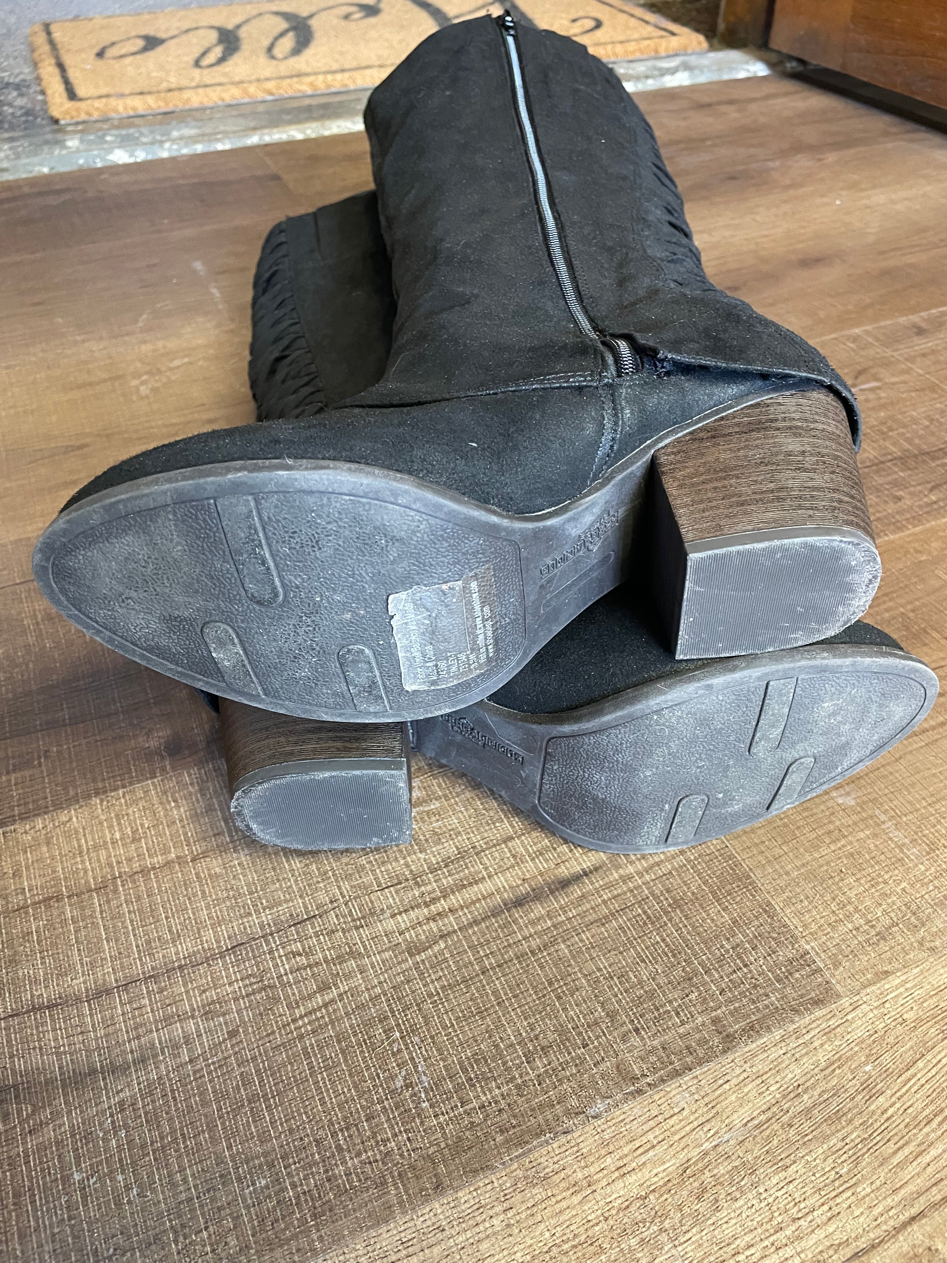 Fergalicious Tinley-T Women's Knee High Boot (9.5W) - BinxBerry Consignment