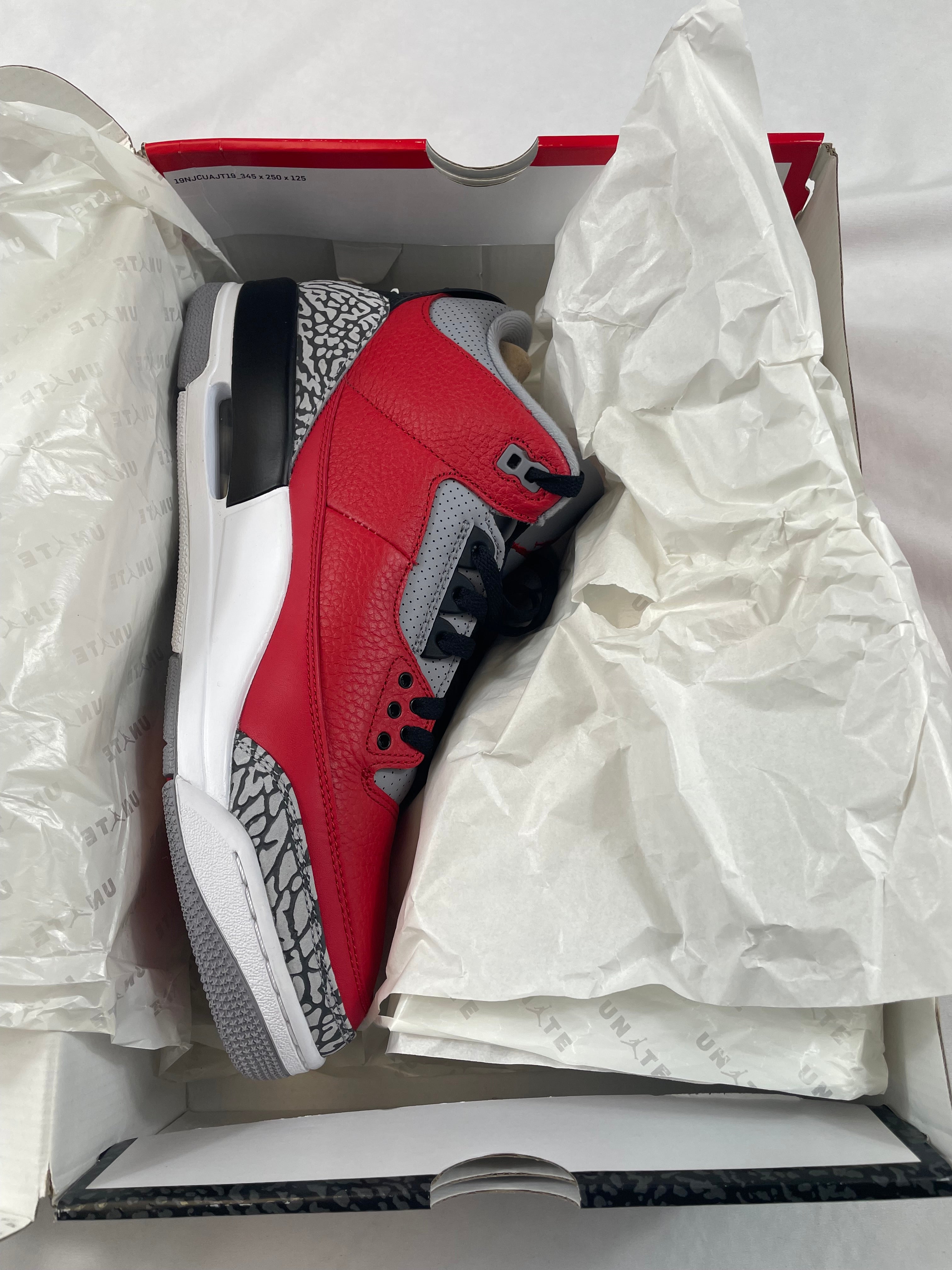 Air Jordan 3 Retro SE Men's Sneaker in Dire Red Cement Grey (11.5)