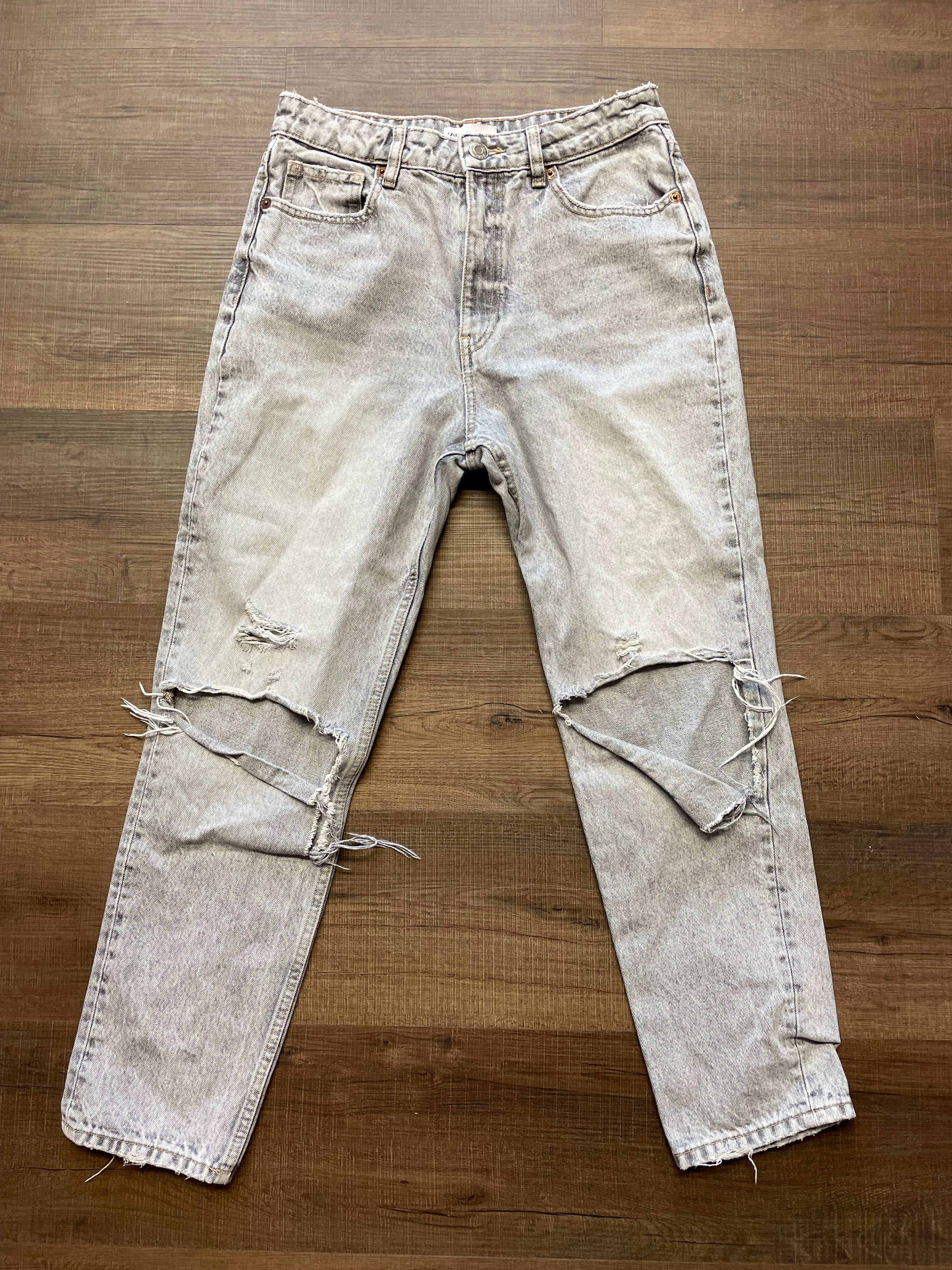 Zara Women's Destroyed High Rise Jeans (6) - BinxBerry Consignment