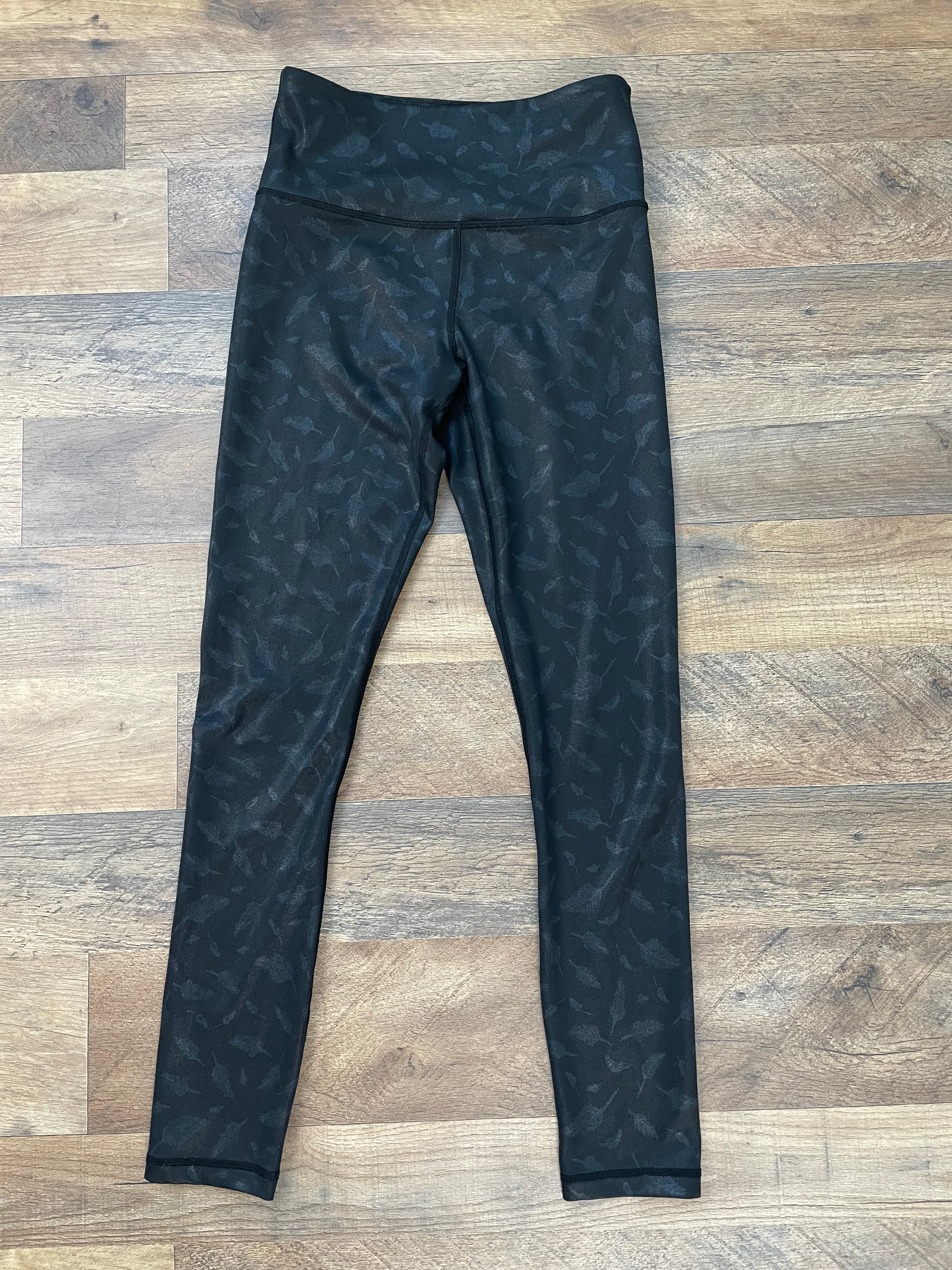 Zyia Active Light & Tight Feather Embossed Leggings (2)