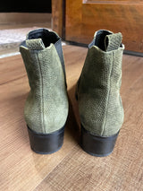 Marc Fisher Yale Chelsea Green Suede Ankle Boots (9M)